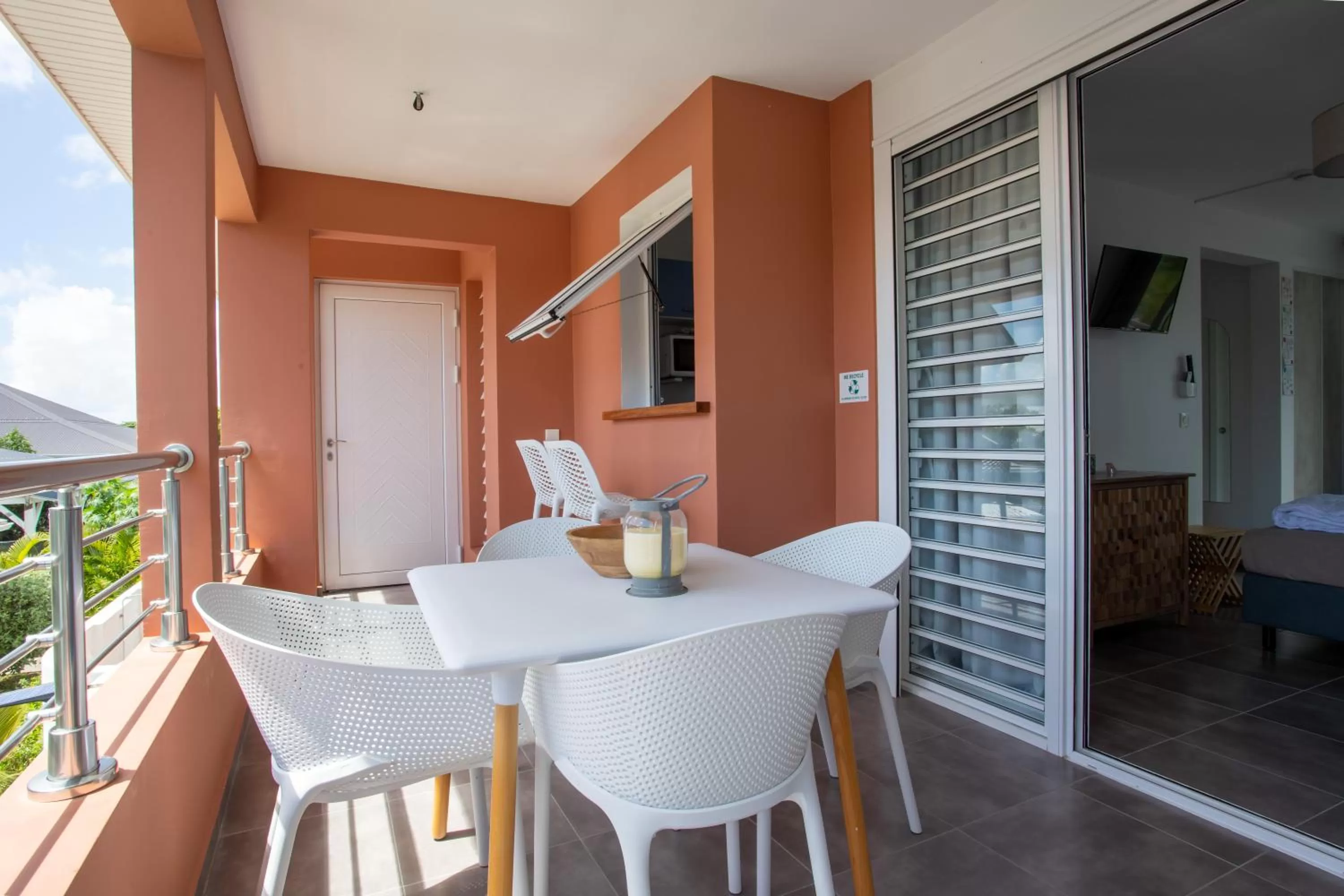 Patio in Hôtel Guadeloupe Palm Suites