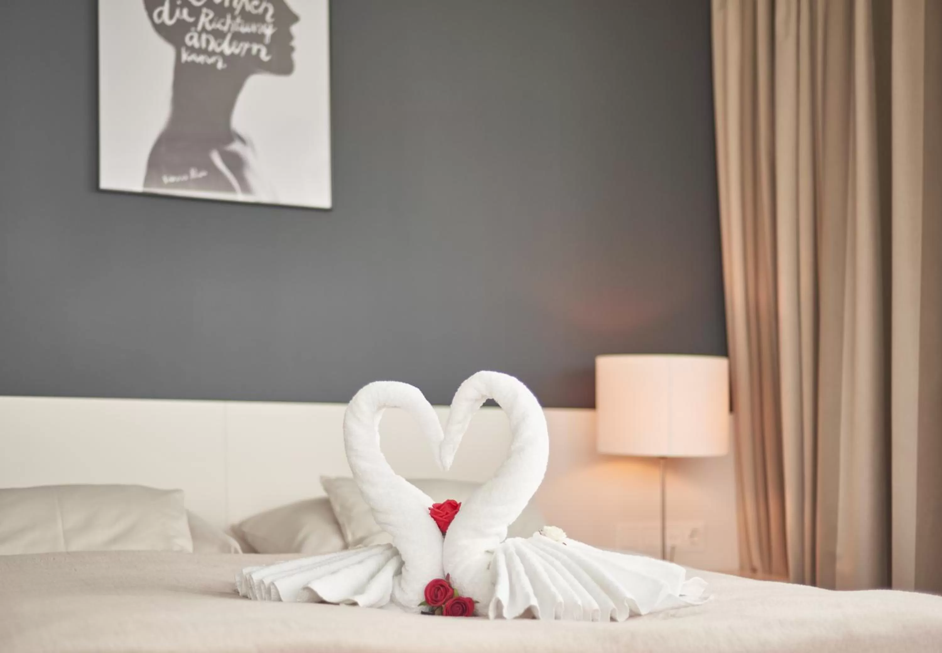 Bed in Rosenberger Seminar-Hotel Deutsch-Wagram