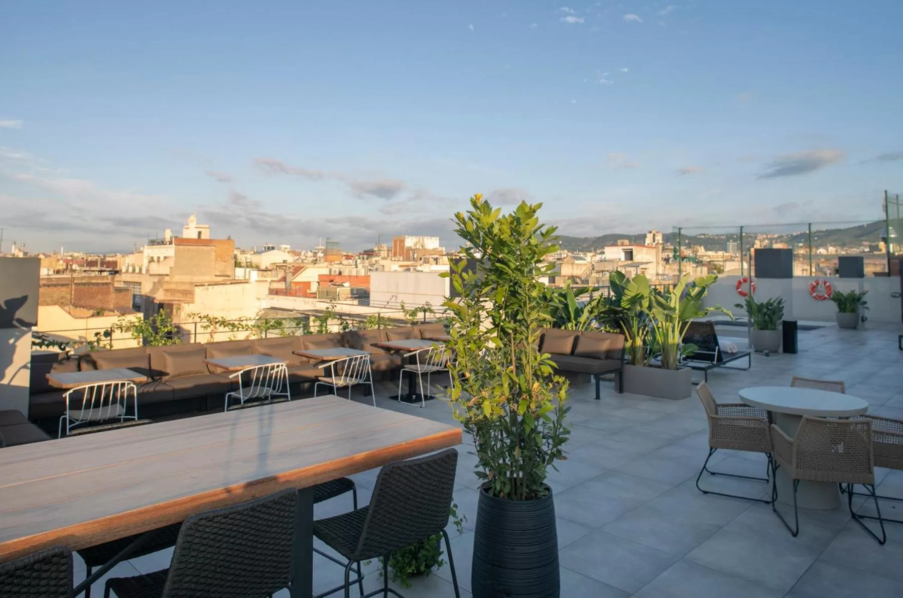 Swimming pool in Silken Ramblas