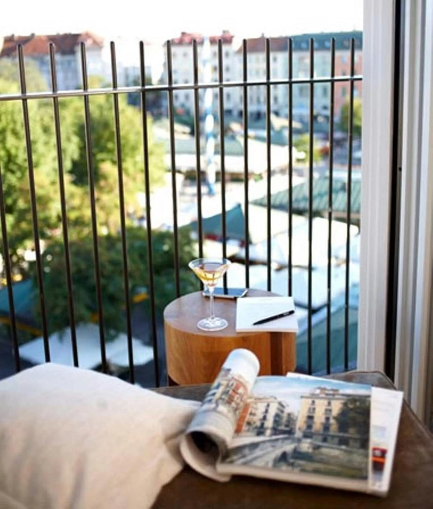 Day, Bed in Louis Hotel