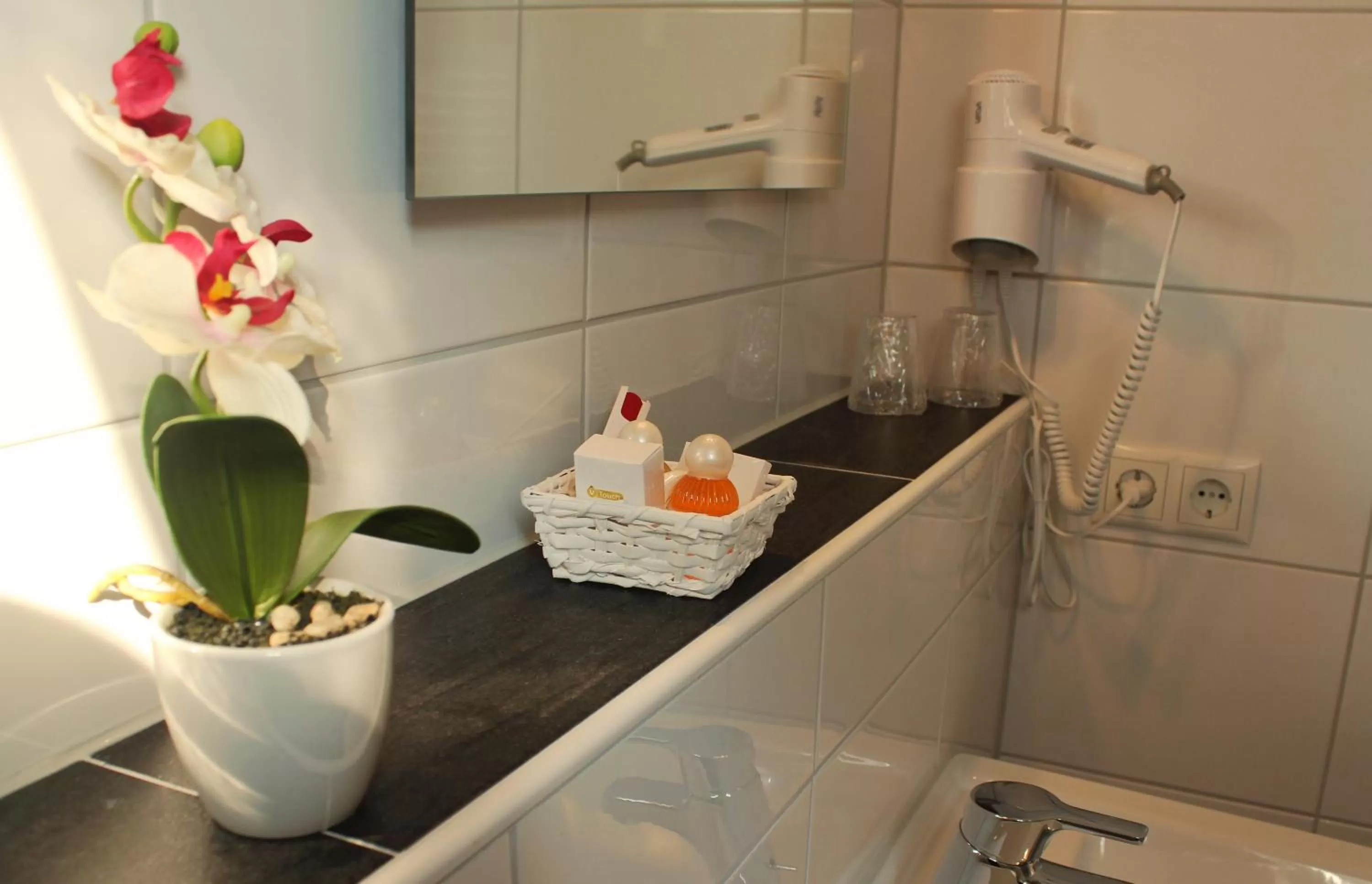 Bathroom in Hotel Am Wintergarten