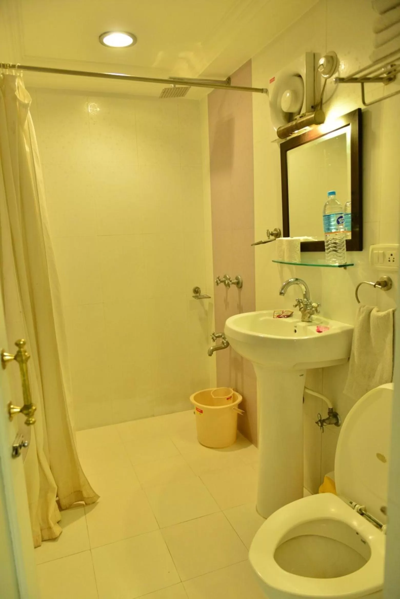 Toilet in Hotel Mewar Haveli - At Lake Pichola