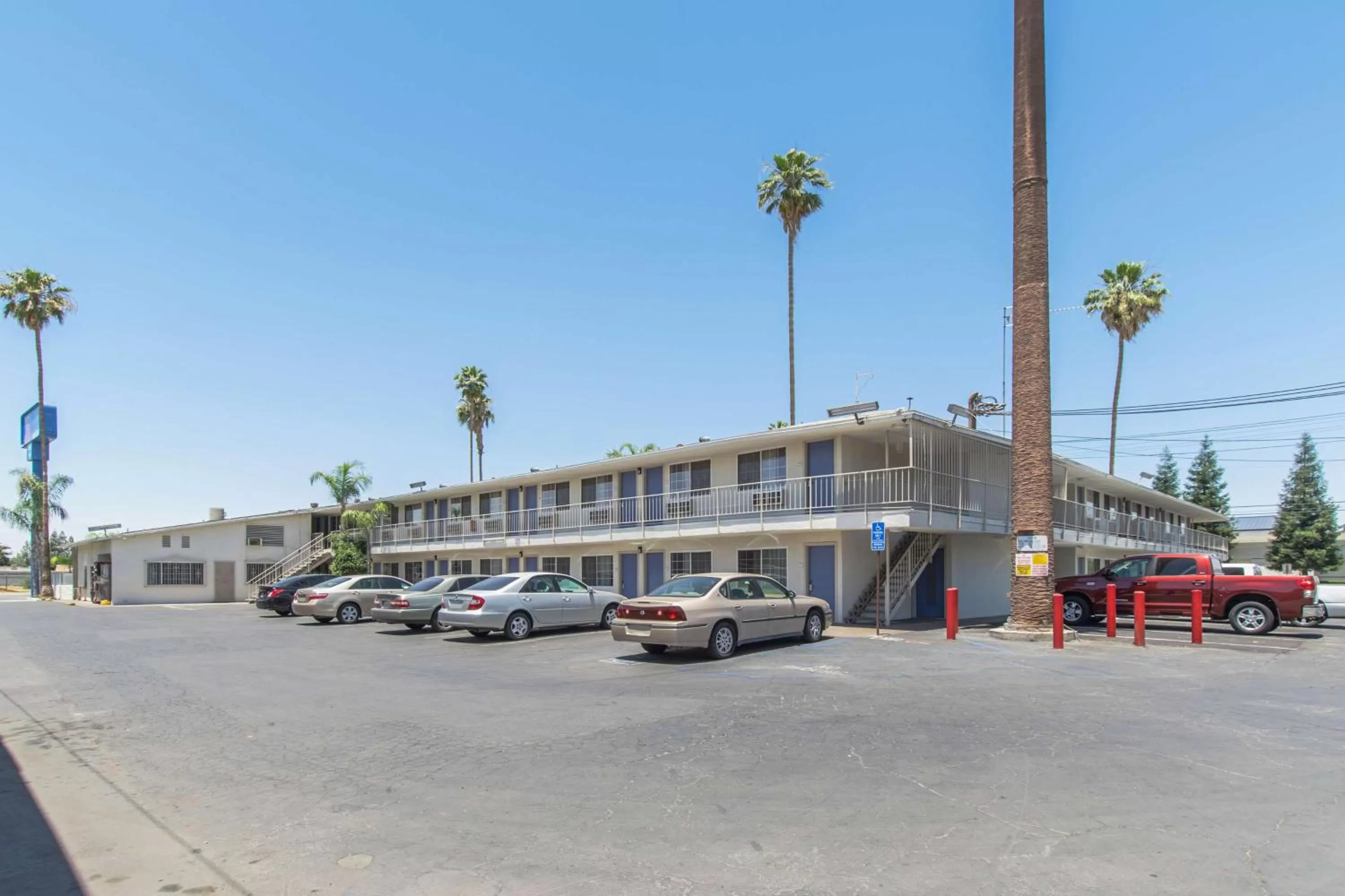 Property building in Motel 6 Bakersfield