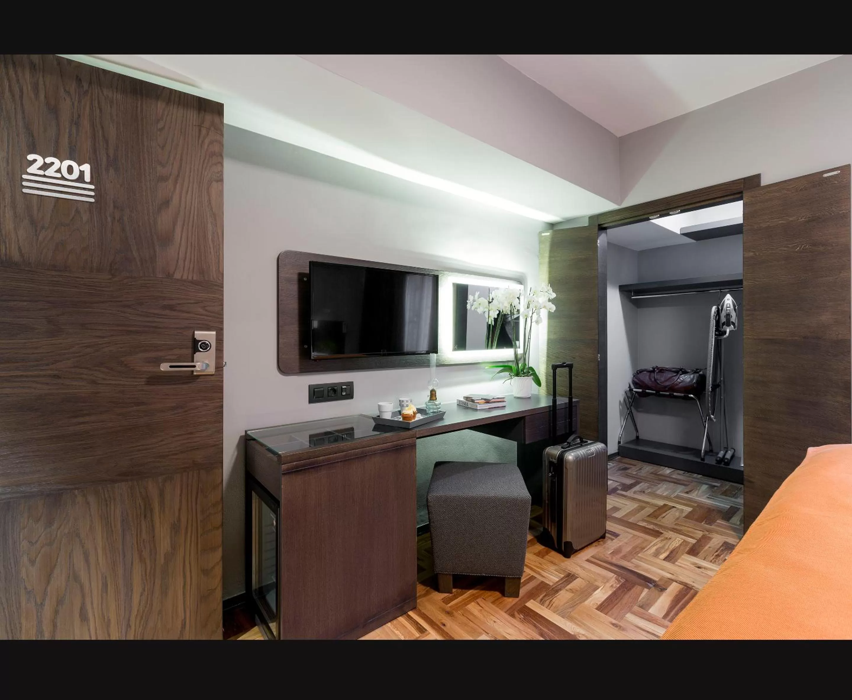 TV and multimedia in Lampa Design Hotel-Special Category