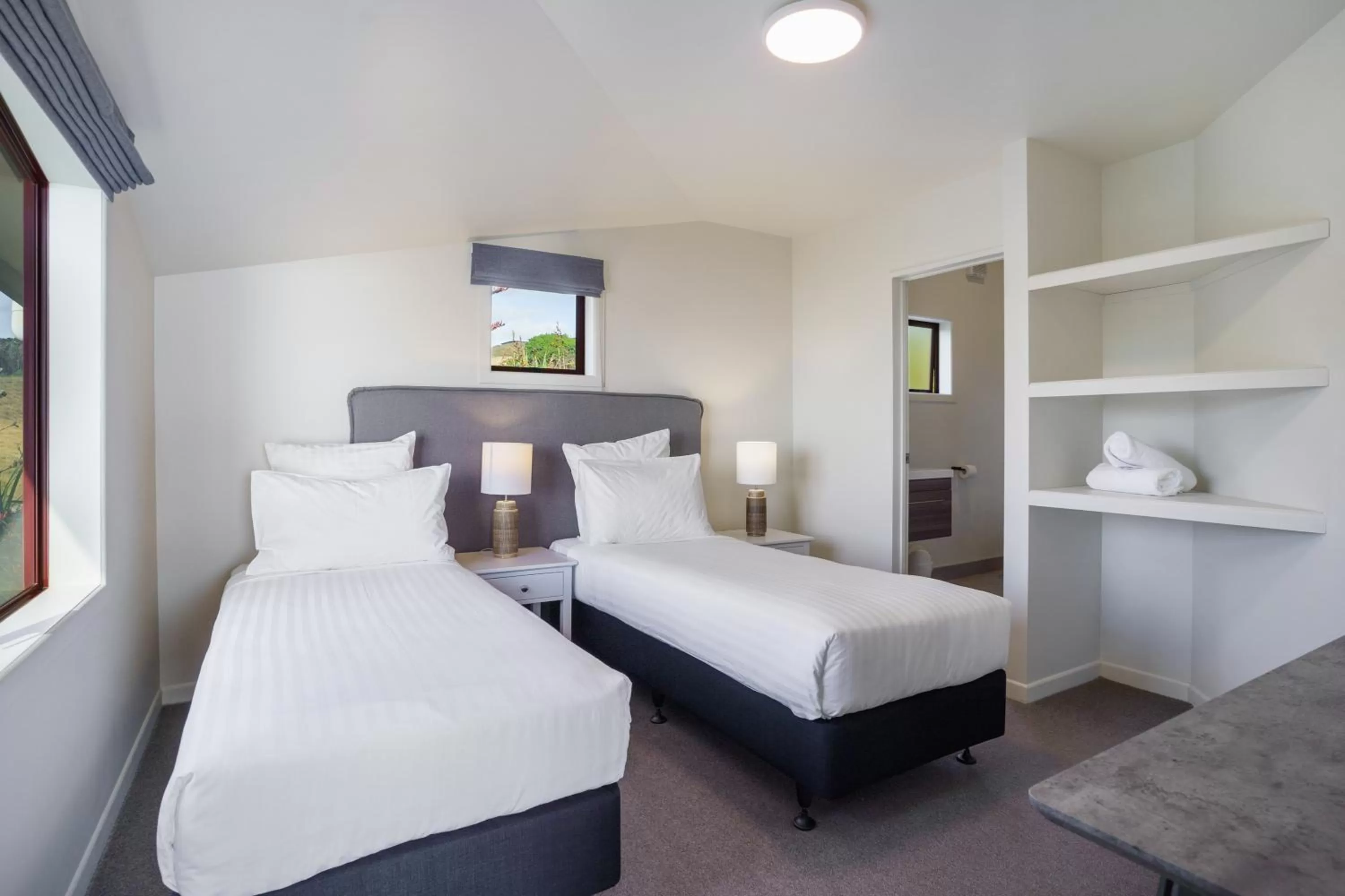 Bedroom, Bed in Castaways Resort