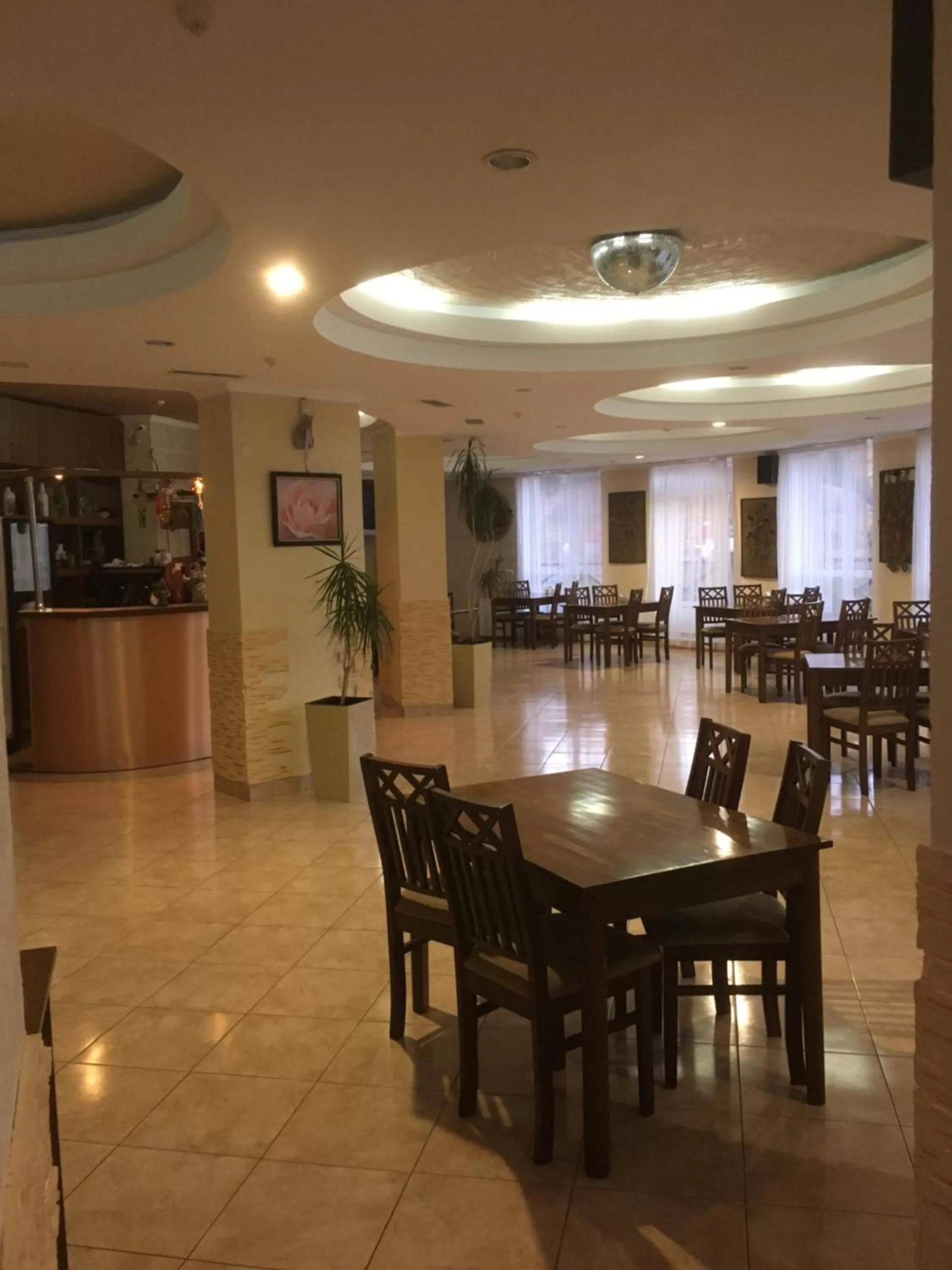 Restaurant/places to eat in Terem