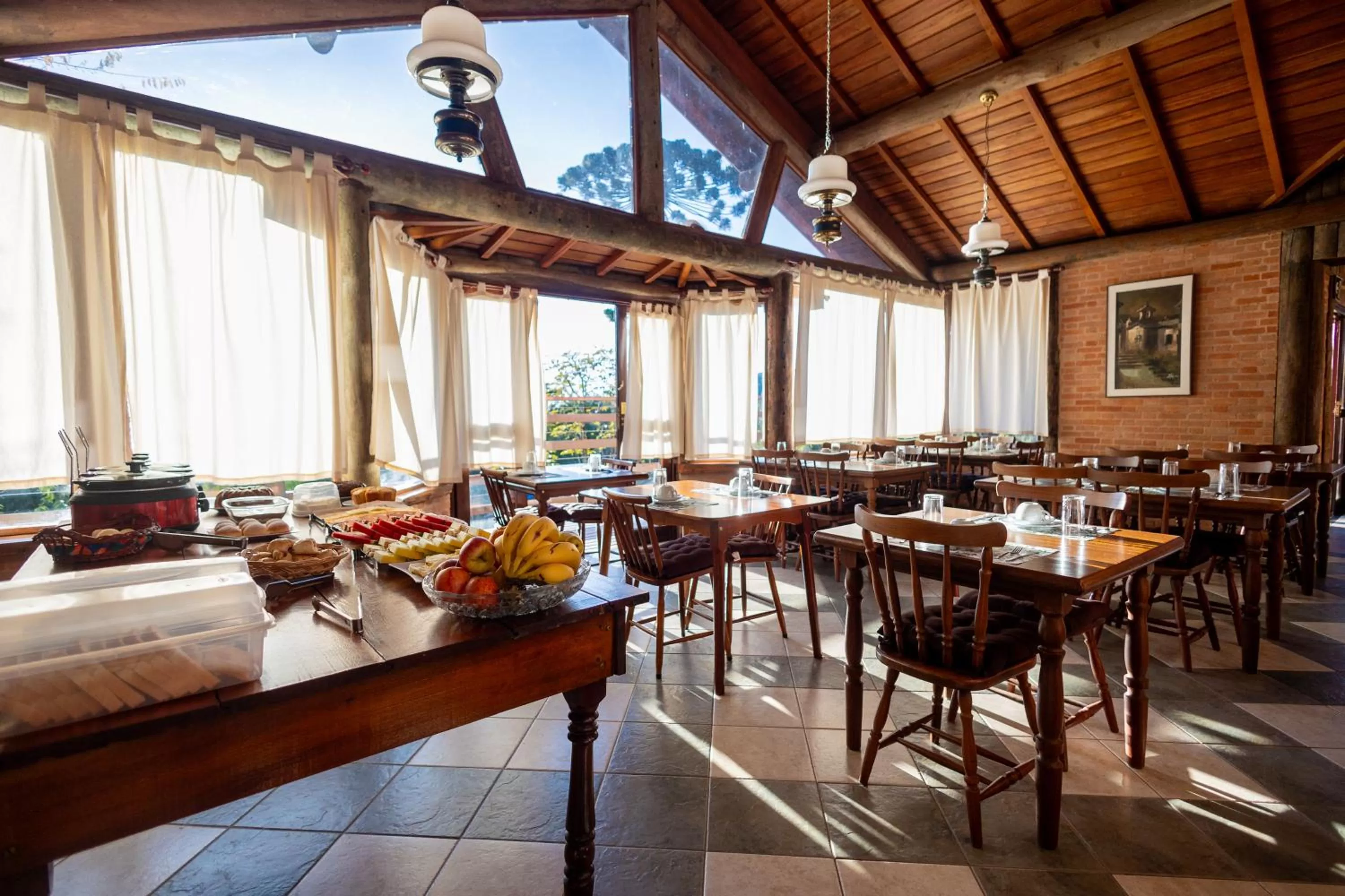 Restaurant/Places to Eat in Chalés 3 Pinheiros