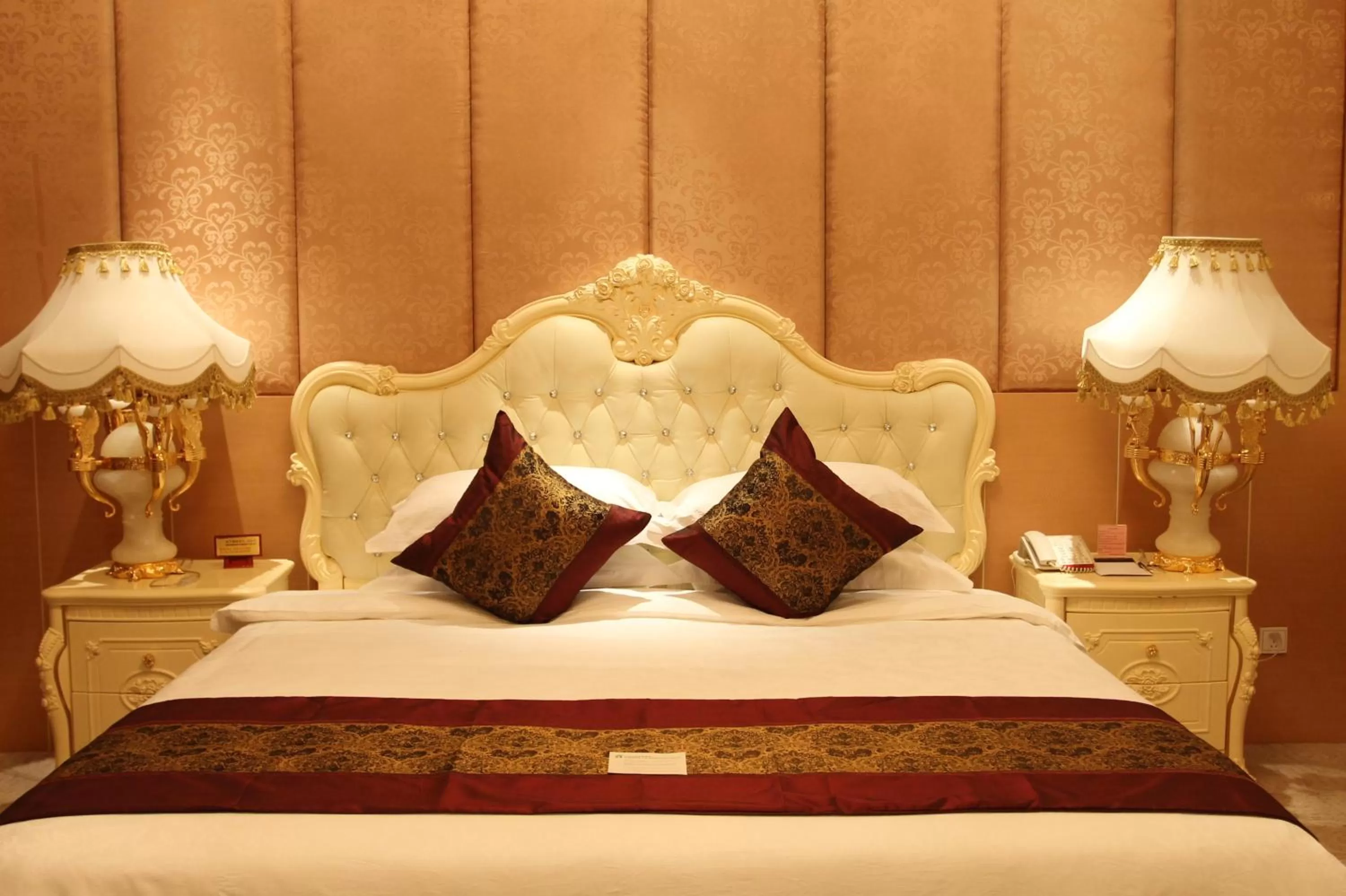 Bedroom, Bed in Sogecoa Golden Peacock