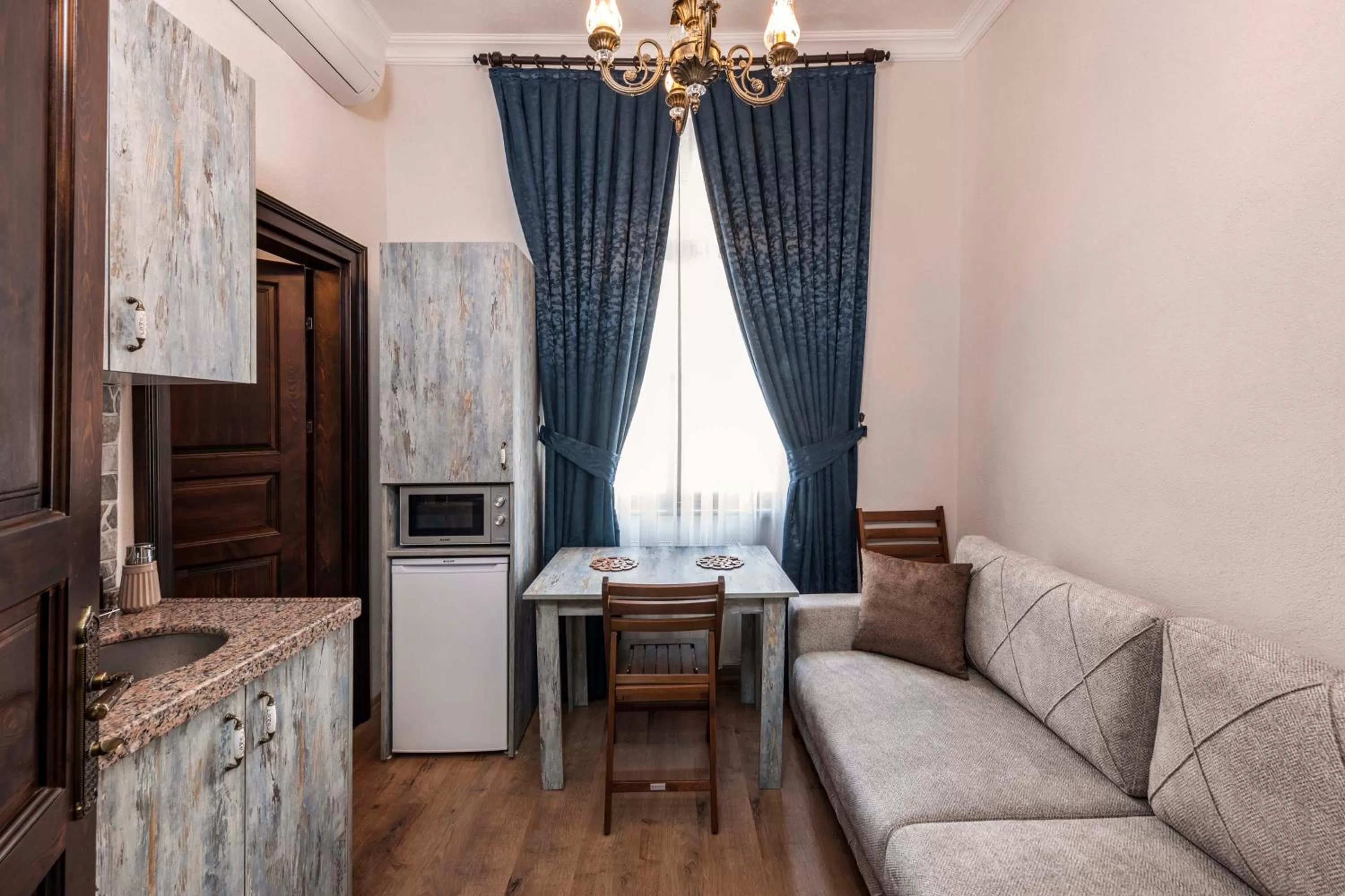 TV and multimedia in Element Garden