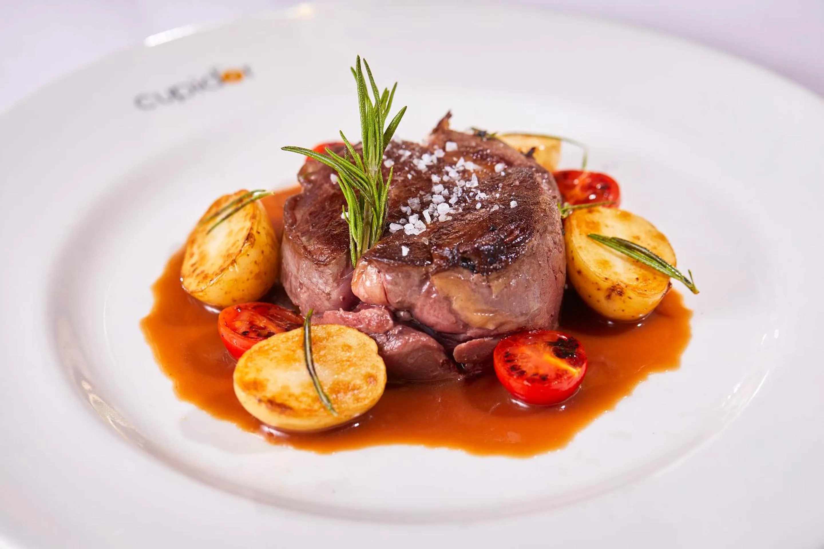 Food and drinks in Hotel Cupidor