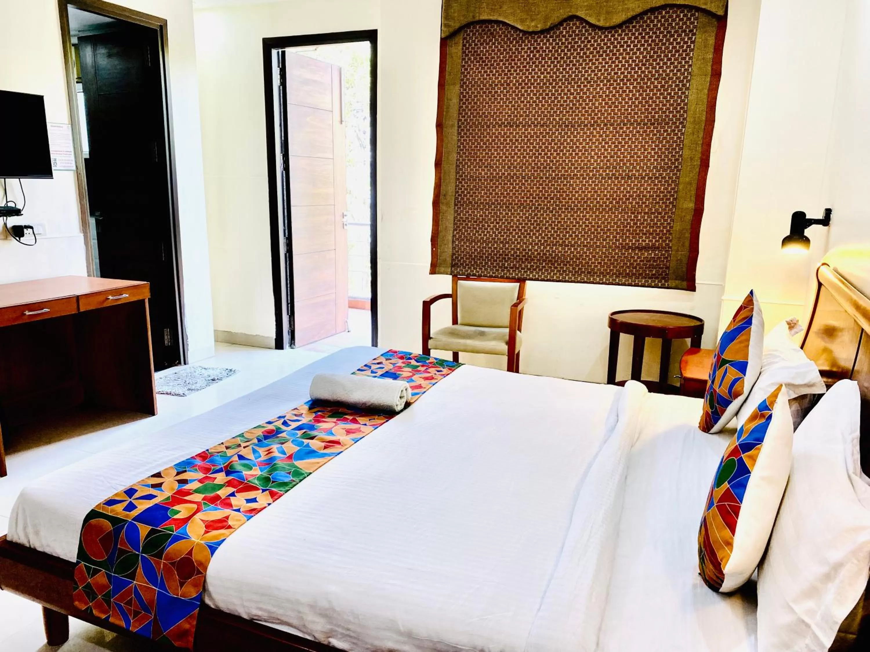 Deluxe King Room in Qotel Hotel Noida Sector 51