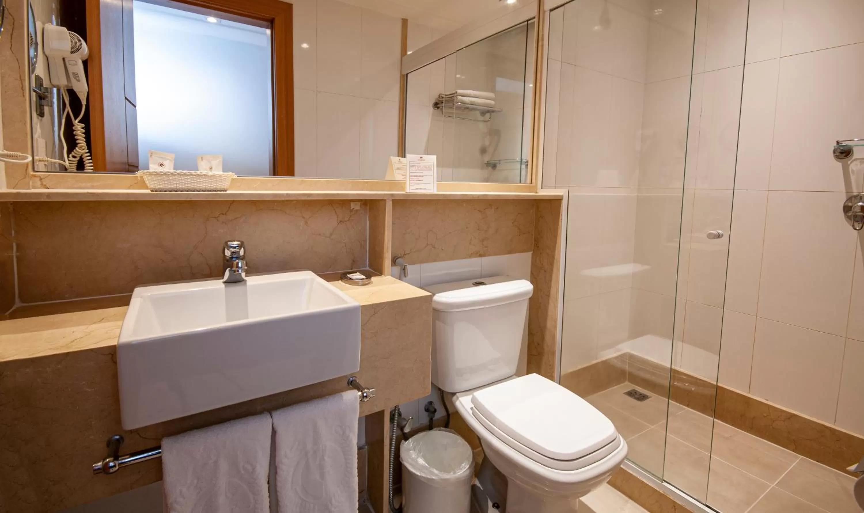 Bathroom in Hotel Atlântico Rio