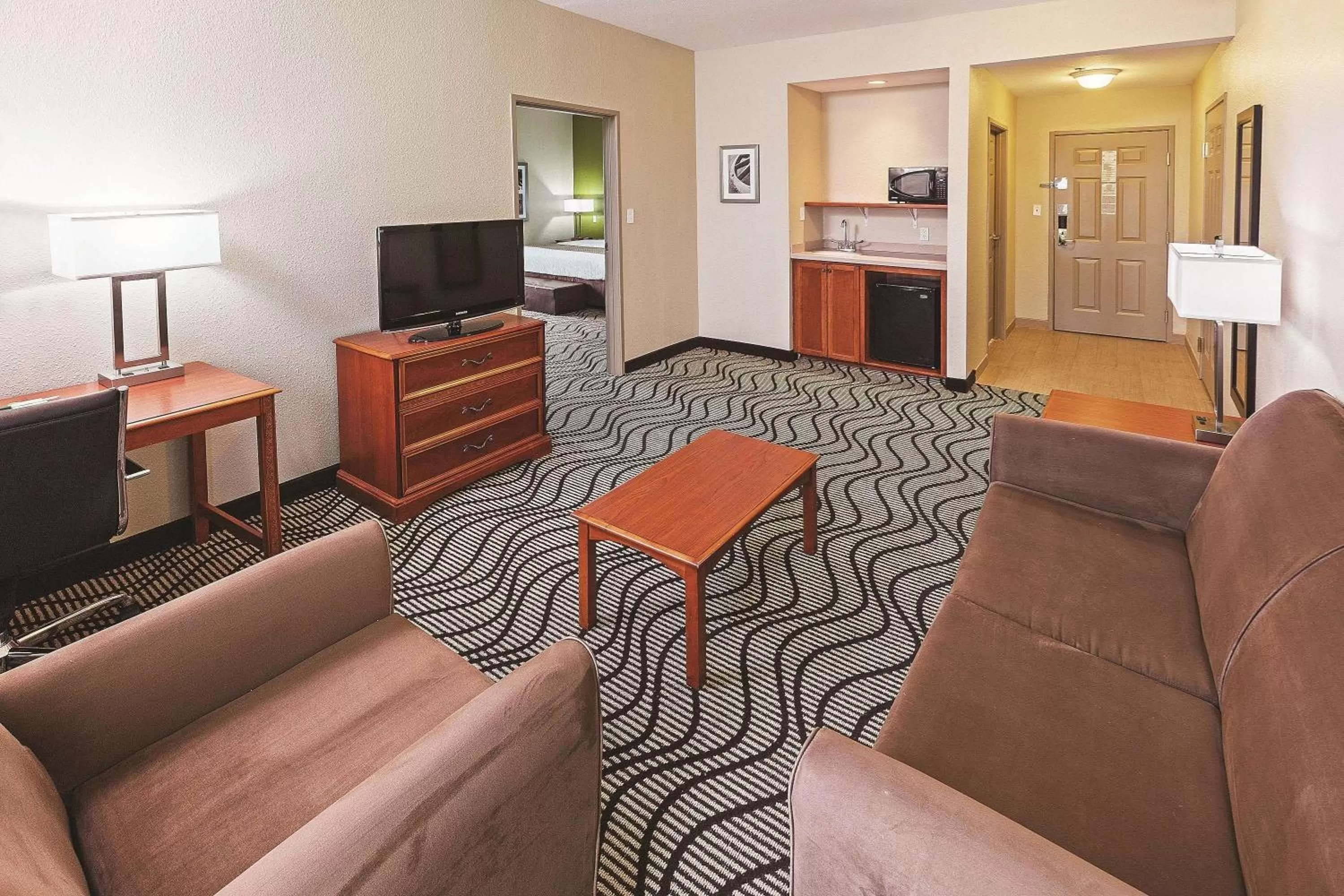 Photo of the whole room in La Quinta by Wyndham Corpus Christi Northwest