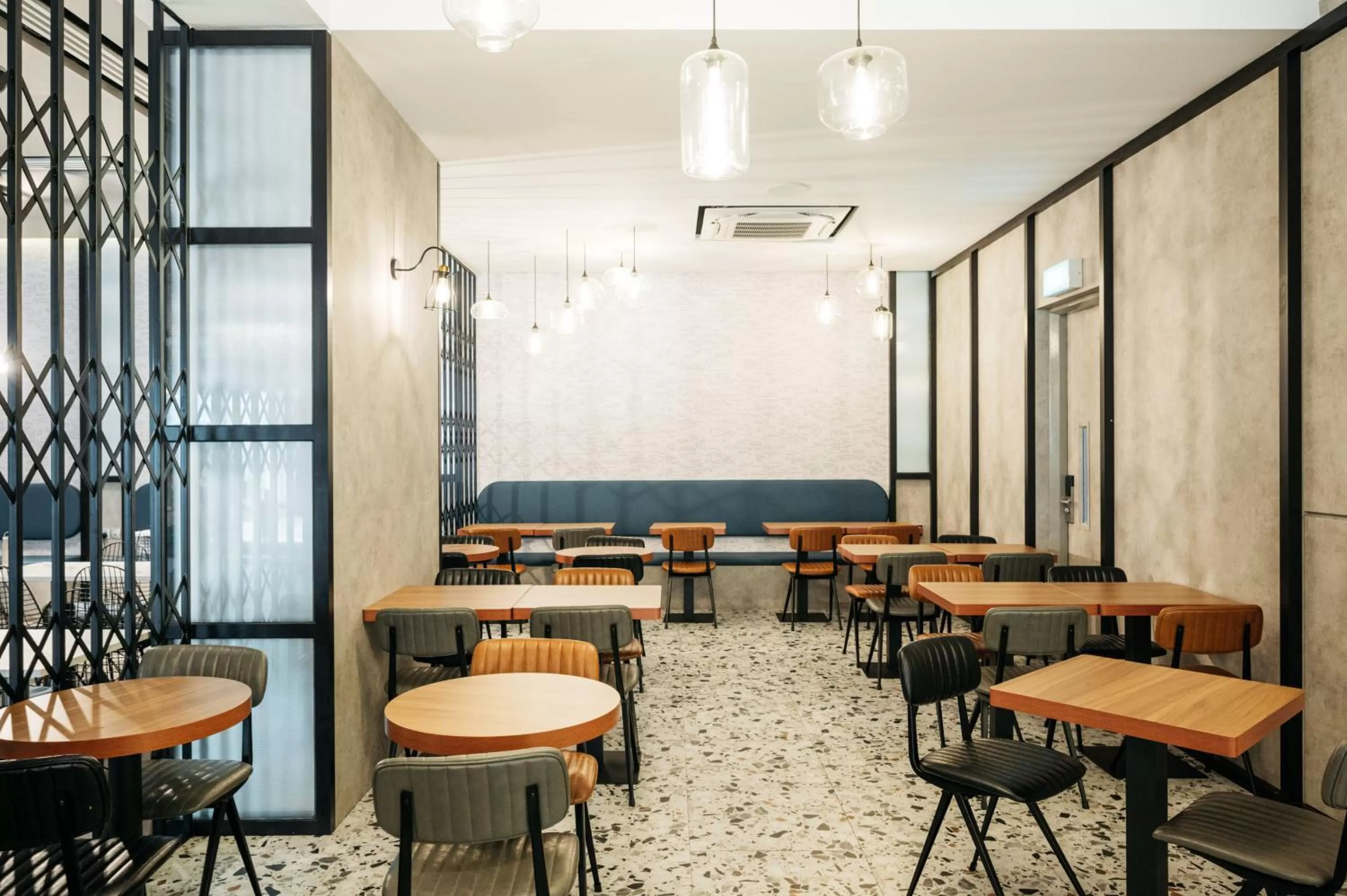 Restaurant/places to eat in Mercure Singapore Tyrwhitt