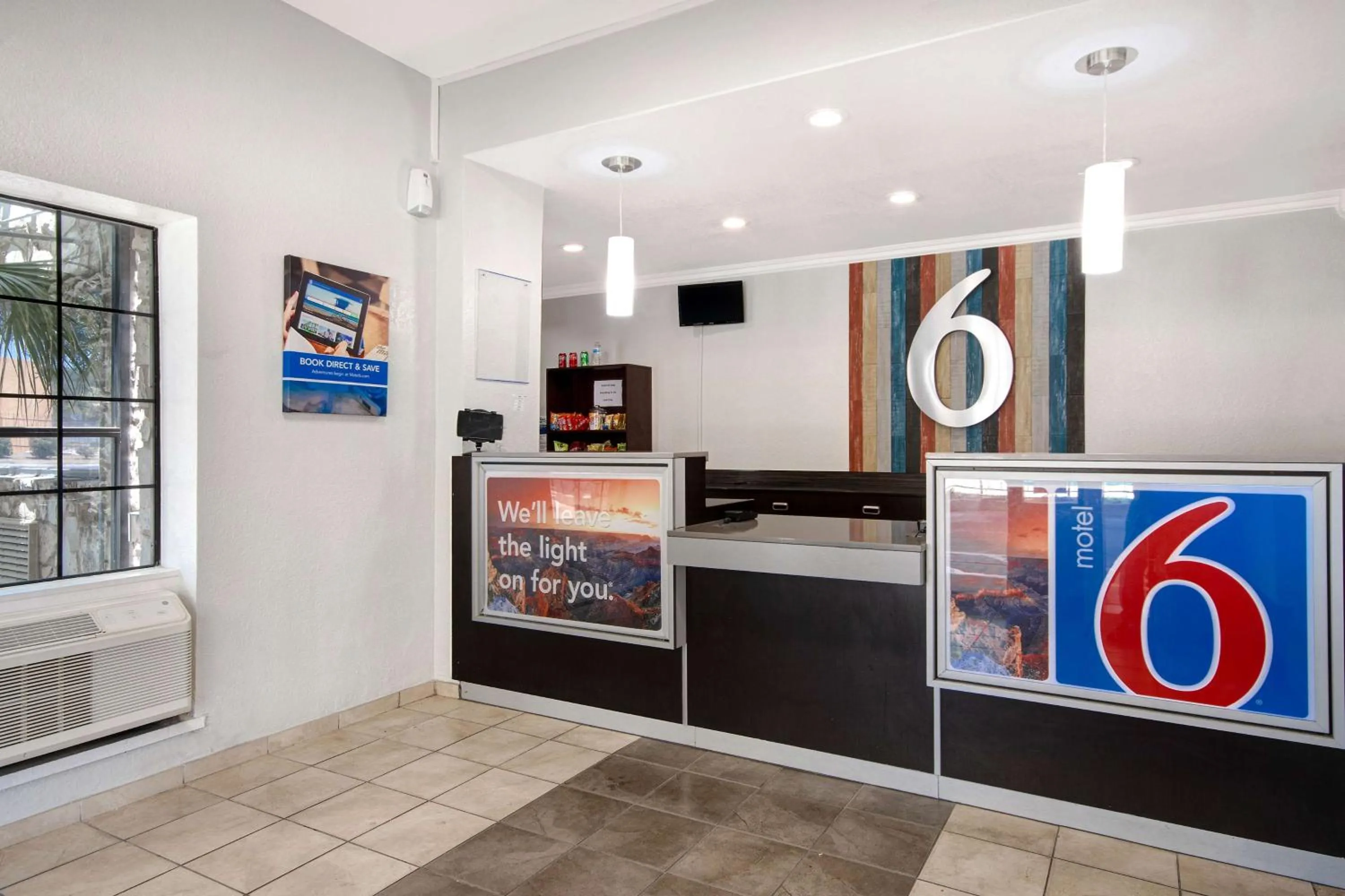 Lobby or reception in Motel 6-San Antonio, TX - Northwest Medical Center