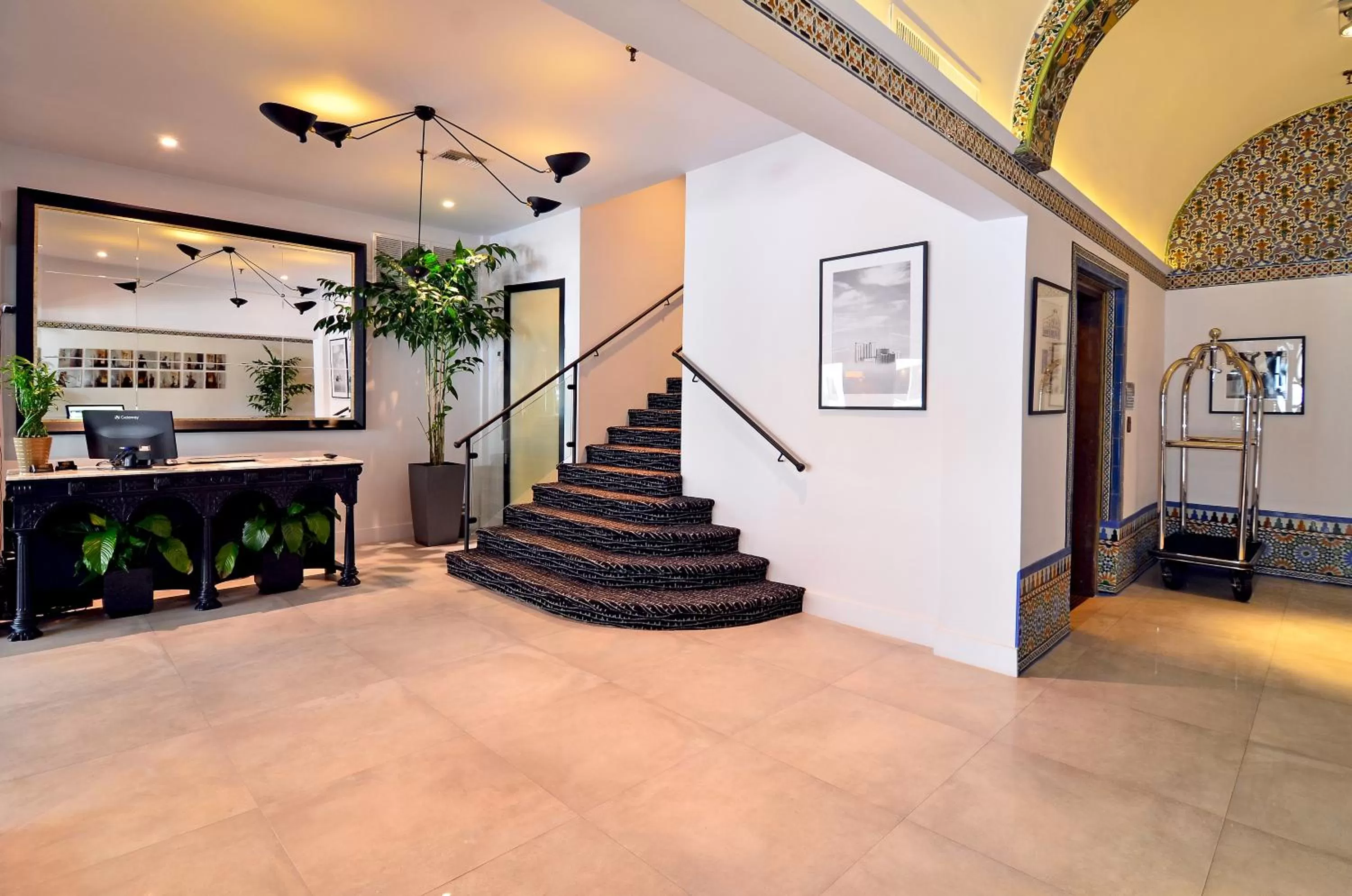 Property building in Hotel St. Michel