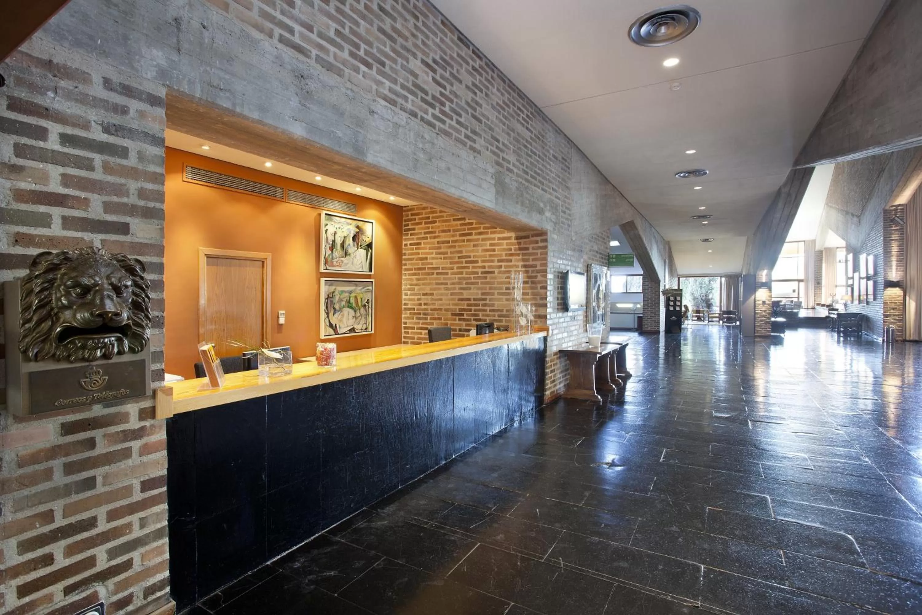 Lobby or reception in Parador de Segovia
