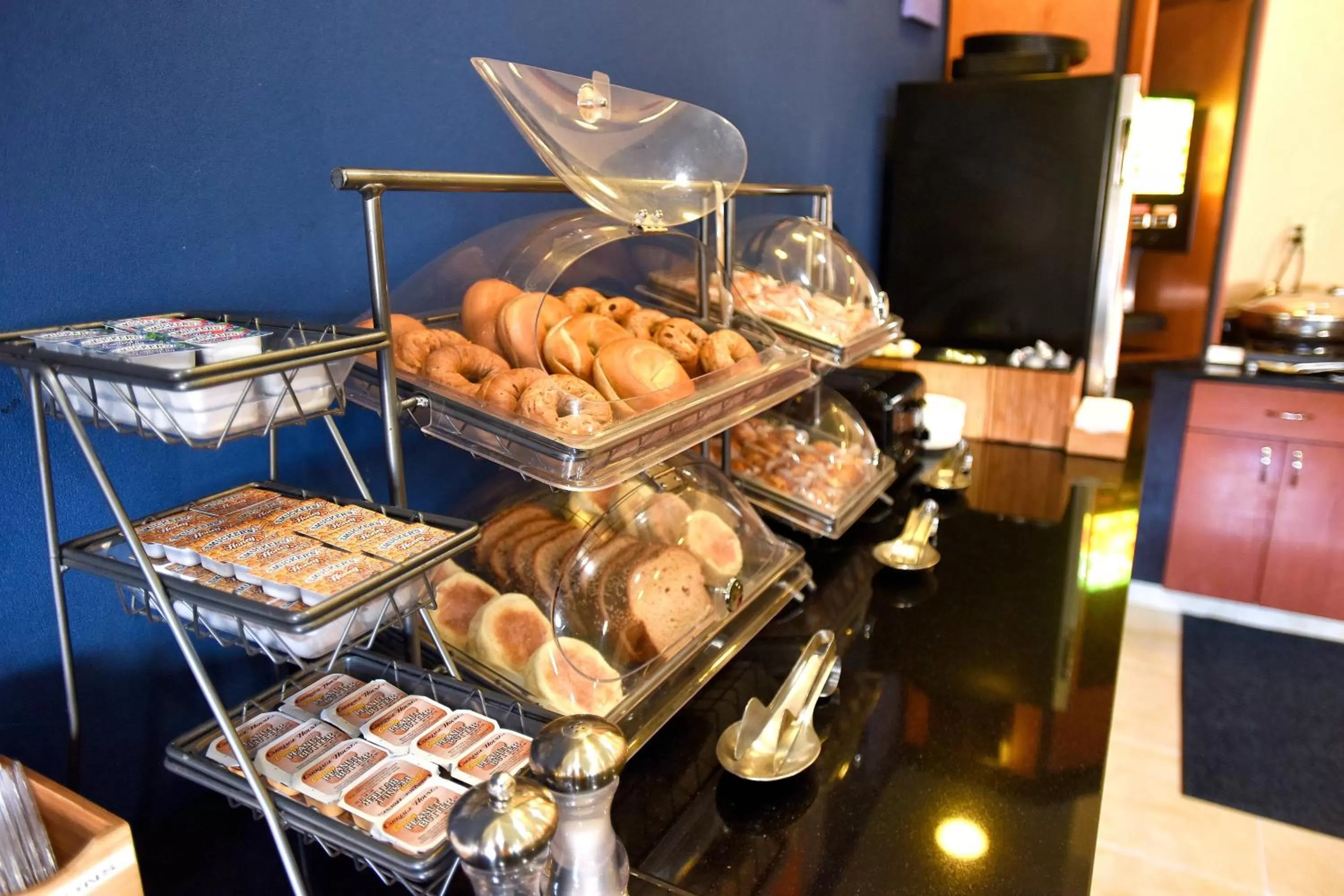 Breakfast in AmericInn by Wyndham Topeka