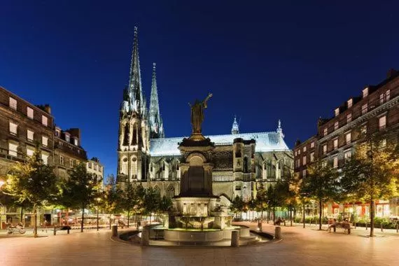 LA PETITE VICTOIRE & l'HYPERCENTRE