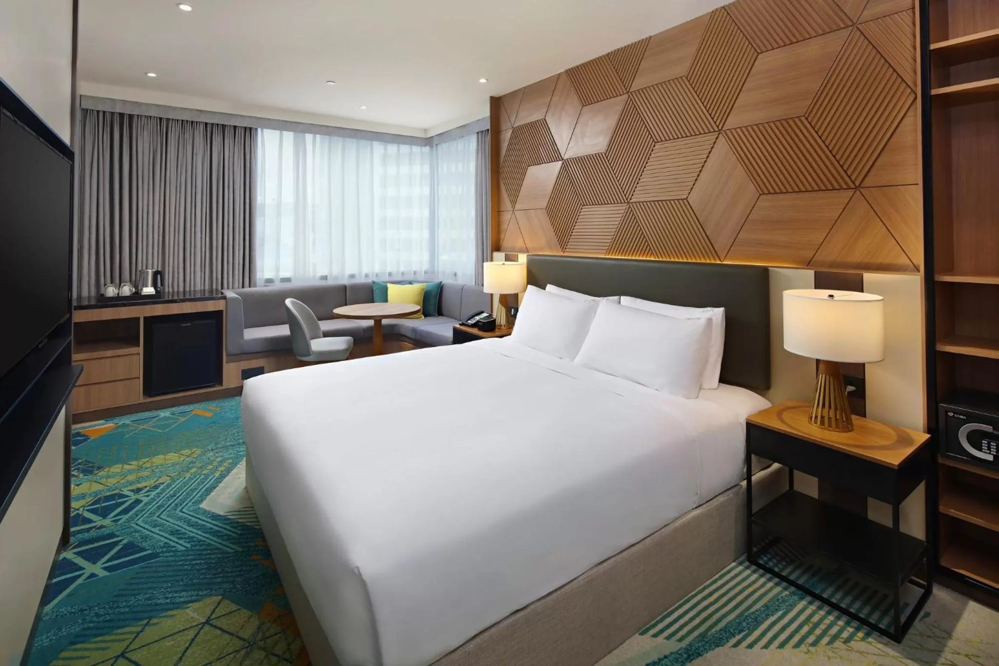 Photo of the whole room, Bed in Holiday Inn Cebu City by IHG