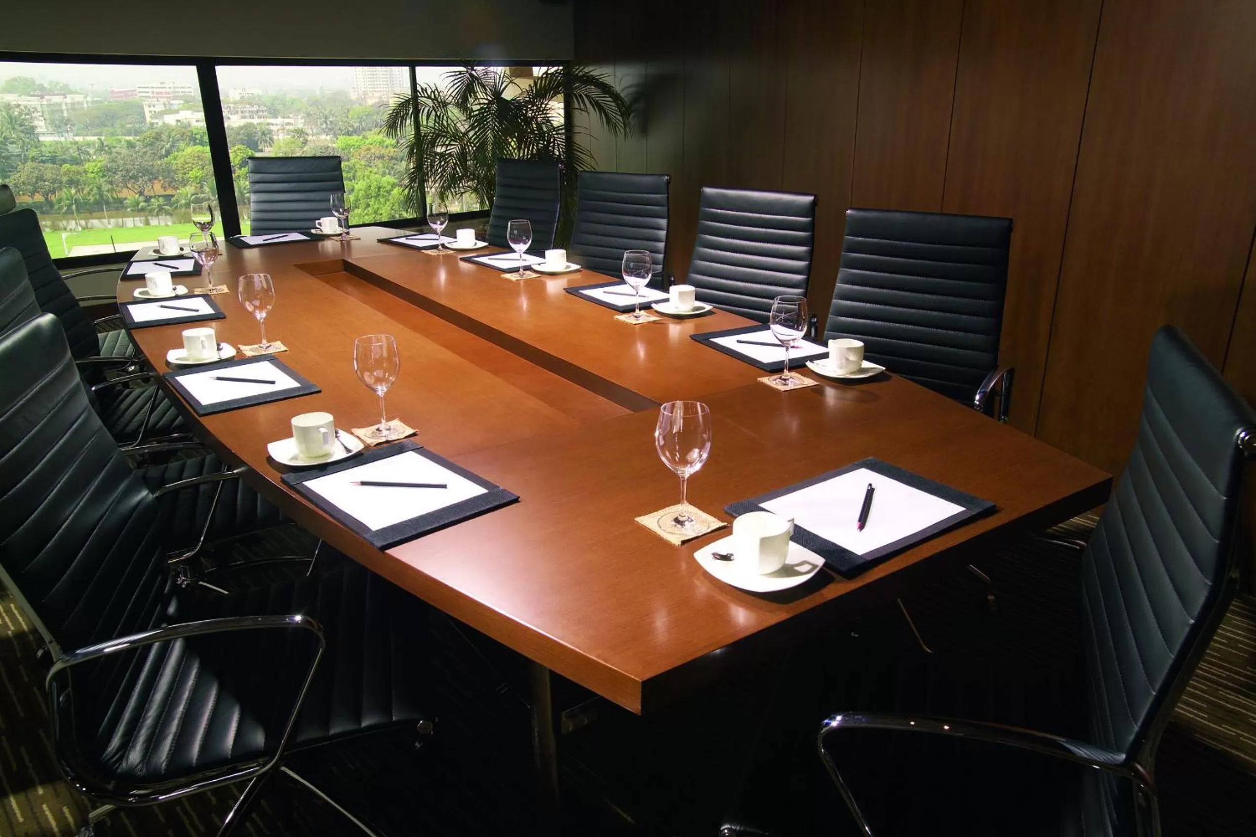 Business facilities in Radisson Blu Dhaka Water Garden