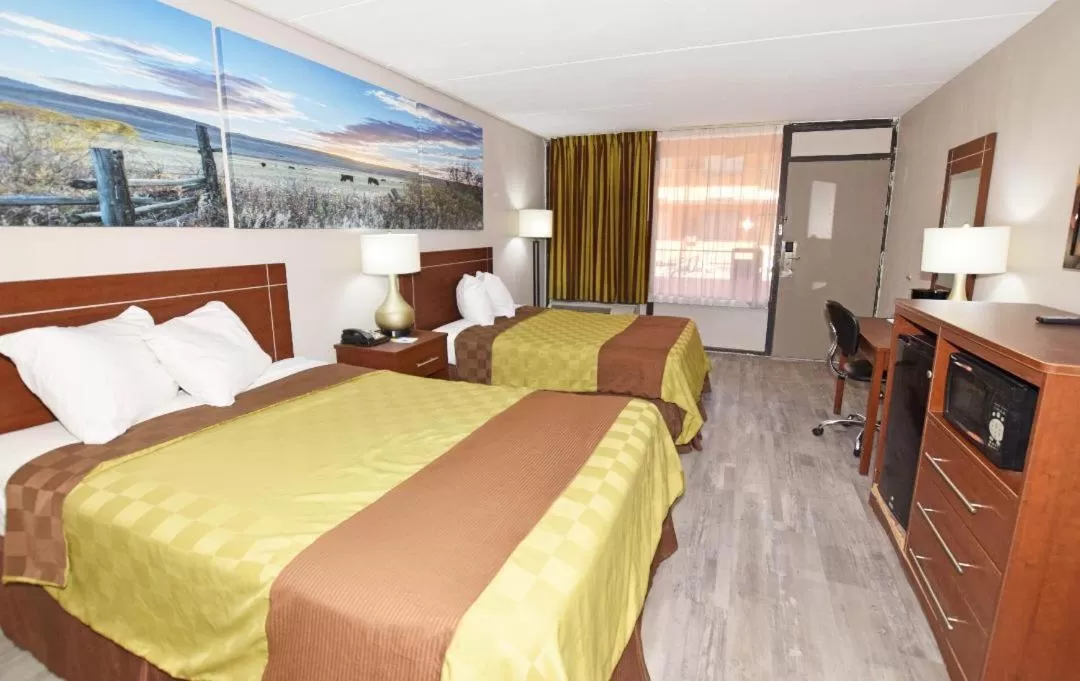 Bed in Days Inn by Wyndham Midland