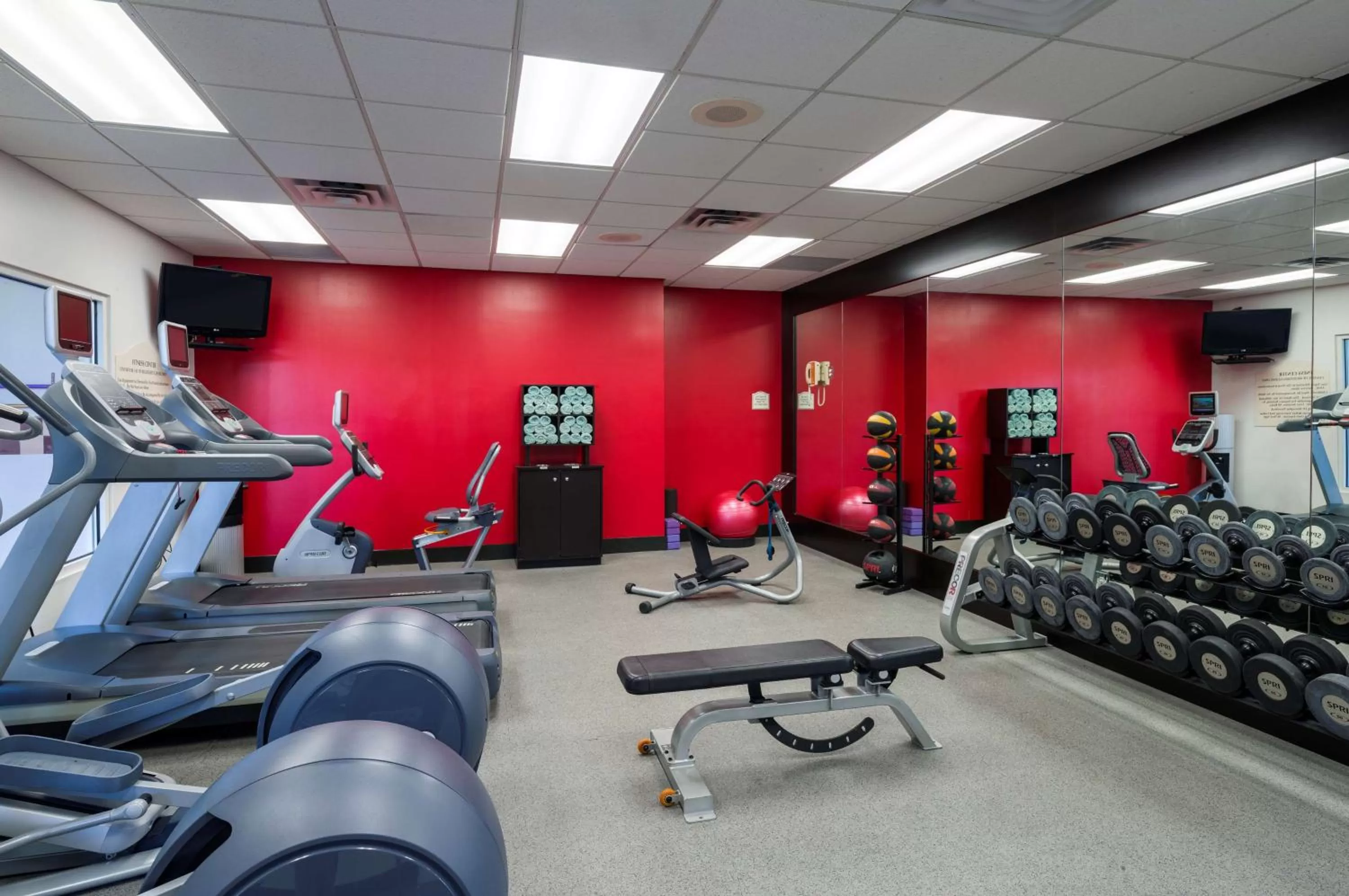Fitness centre/facilities in Hilton Garden Inn Edison/Raritan Center