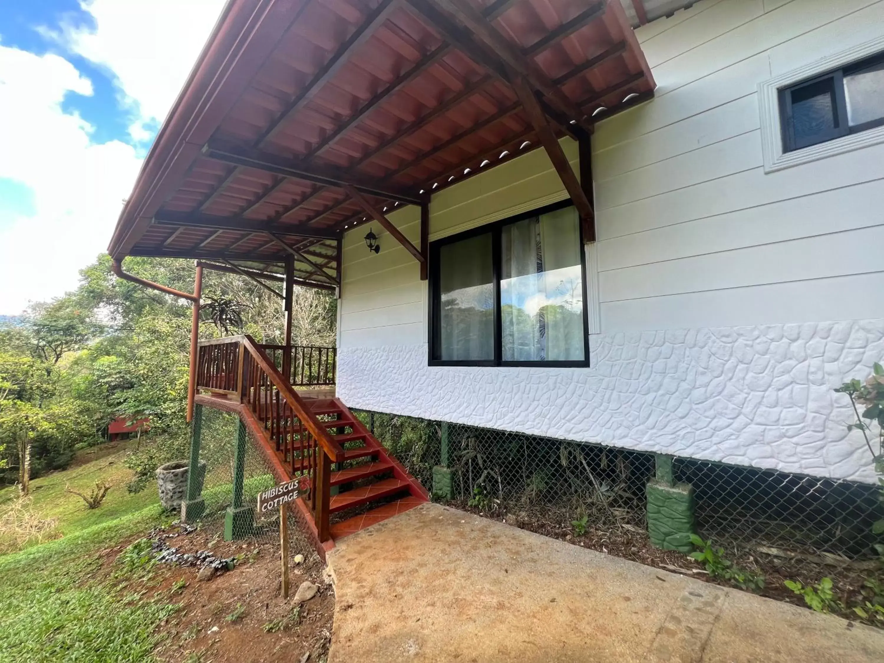 Queen Suite with Pool View in Blue Banyan Inn Queen Suite with Pool View in Blue Banyan Inn