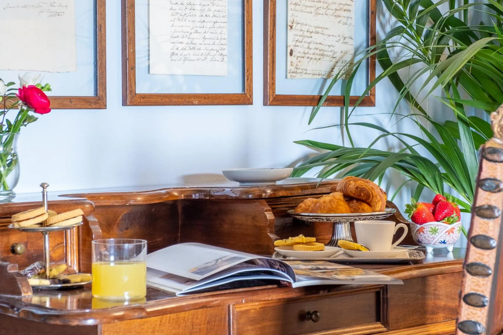 Breakfast in Villa Pitiana