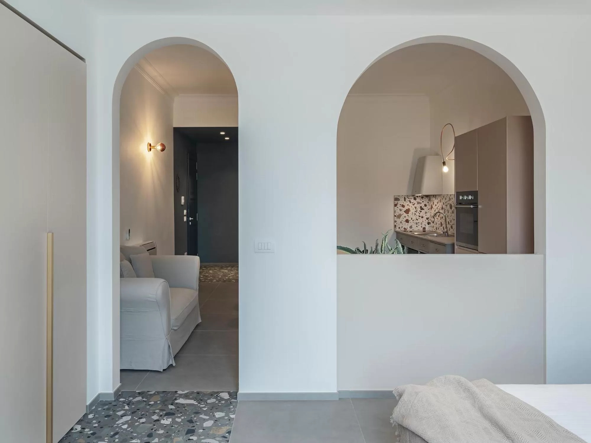 Living room, Bed in Living u HomeSuites