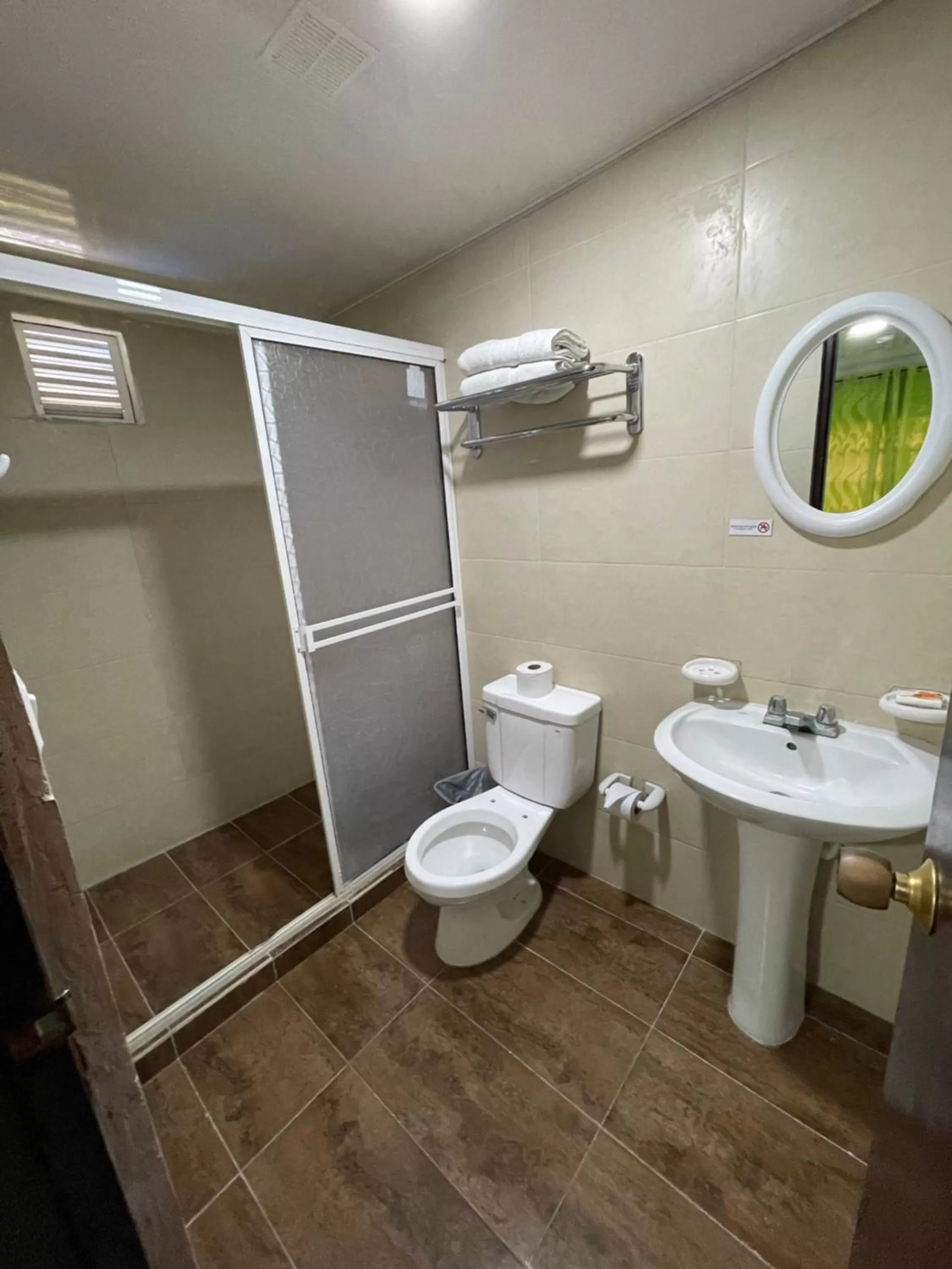 Bathroom in Posada Yasa sarie bay