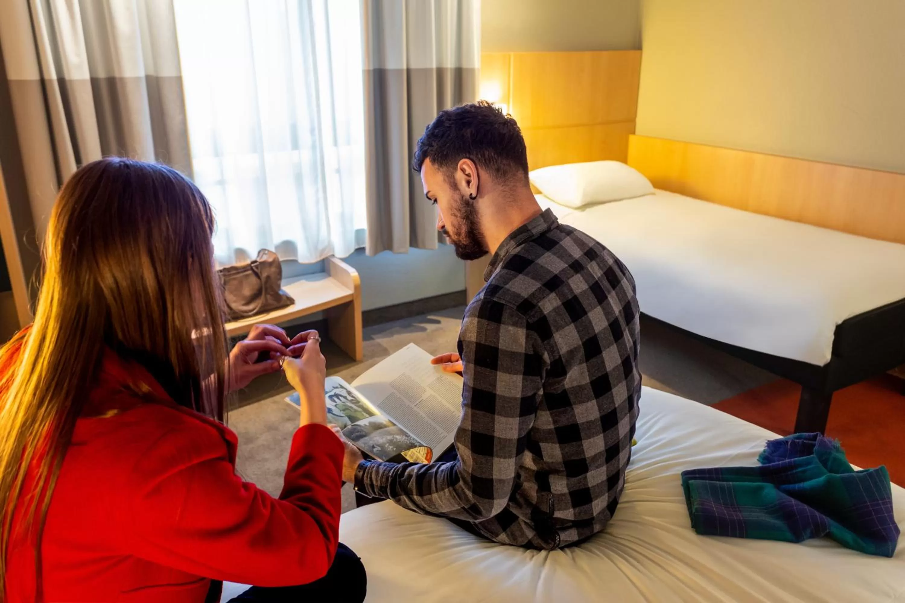 Shower, Bed in ibis Hotel Brussels Centre Gare du Midi