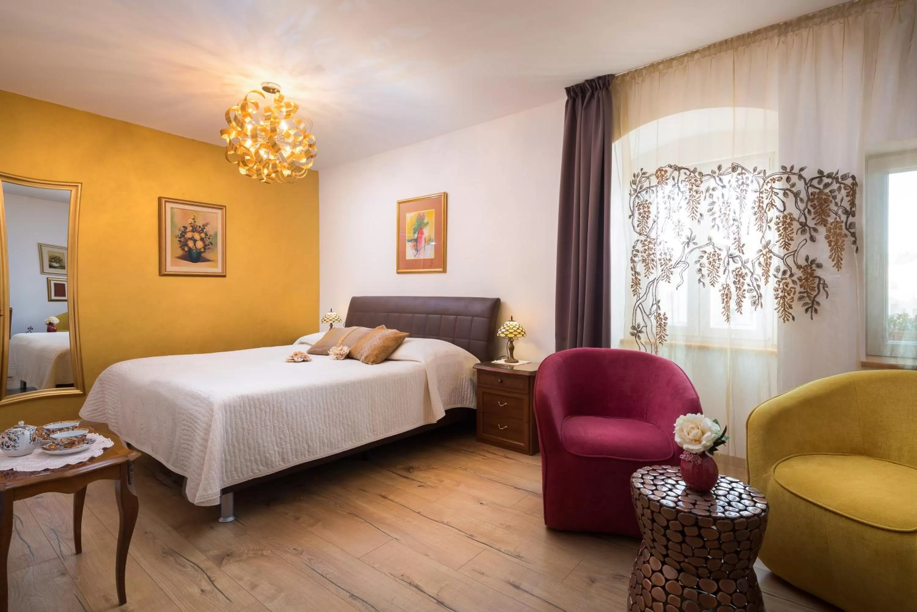 Bed in Romantic Luxury Rooms