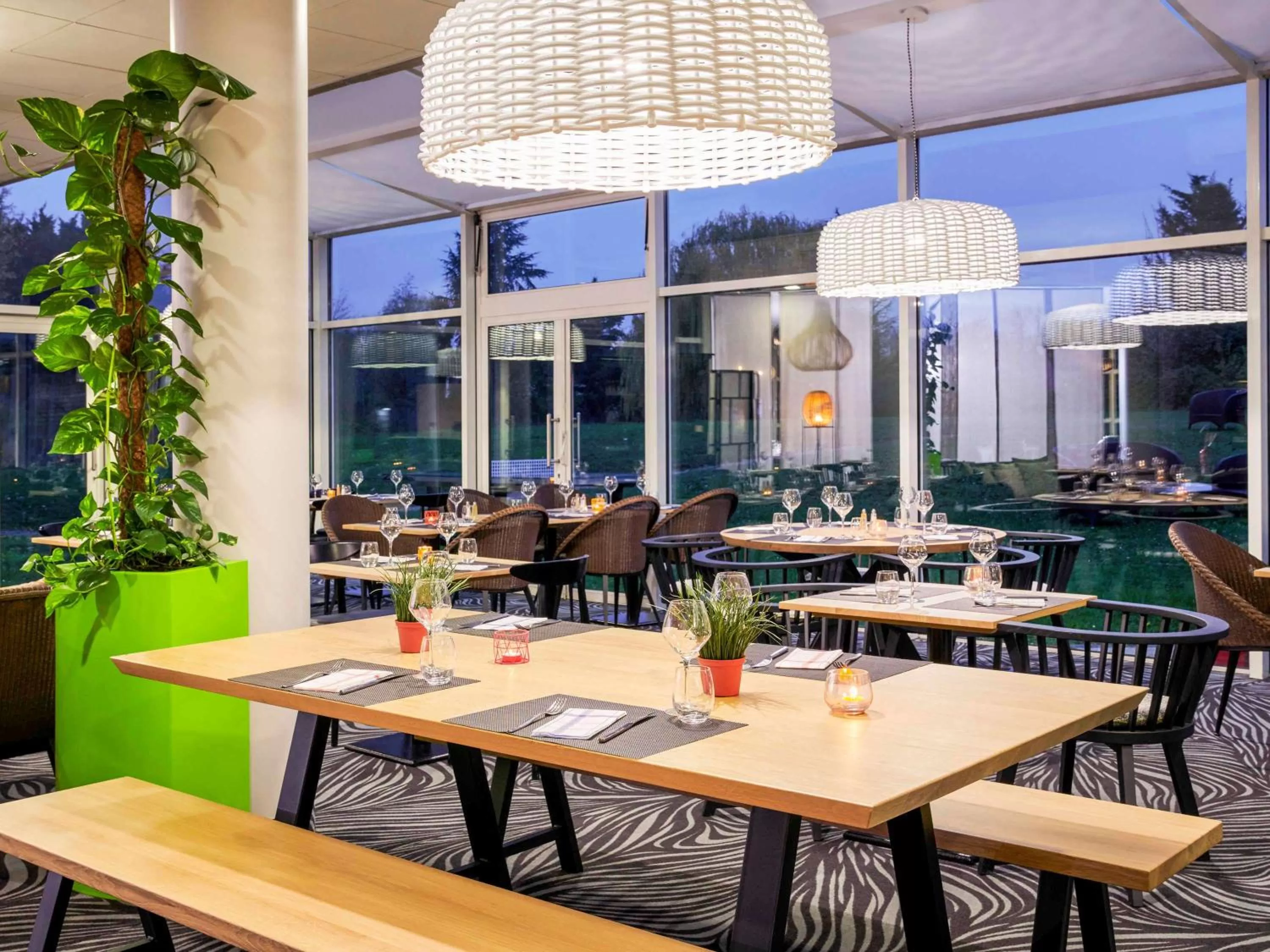 Restaurant/places to eat in Novotel Senart Golf De Greenparc