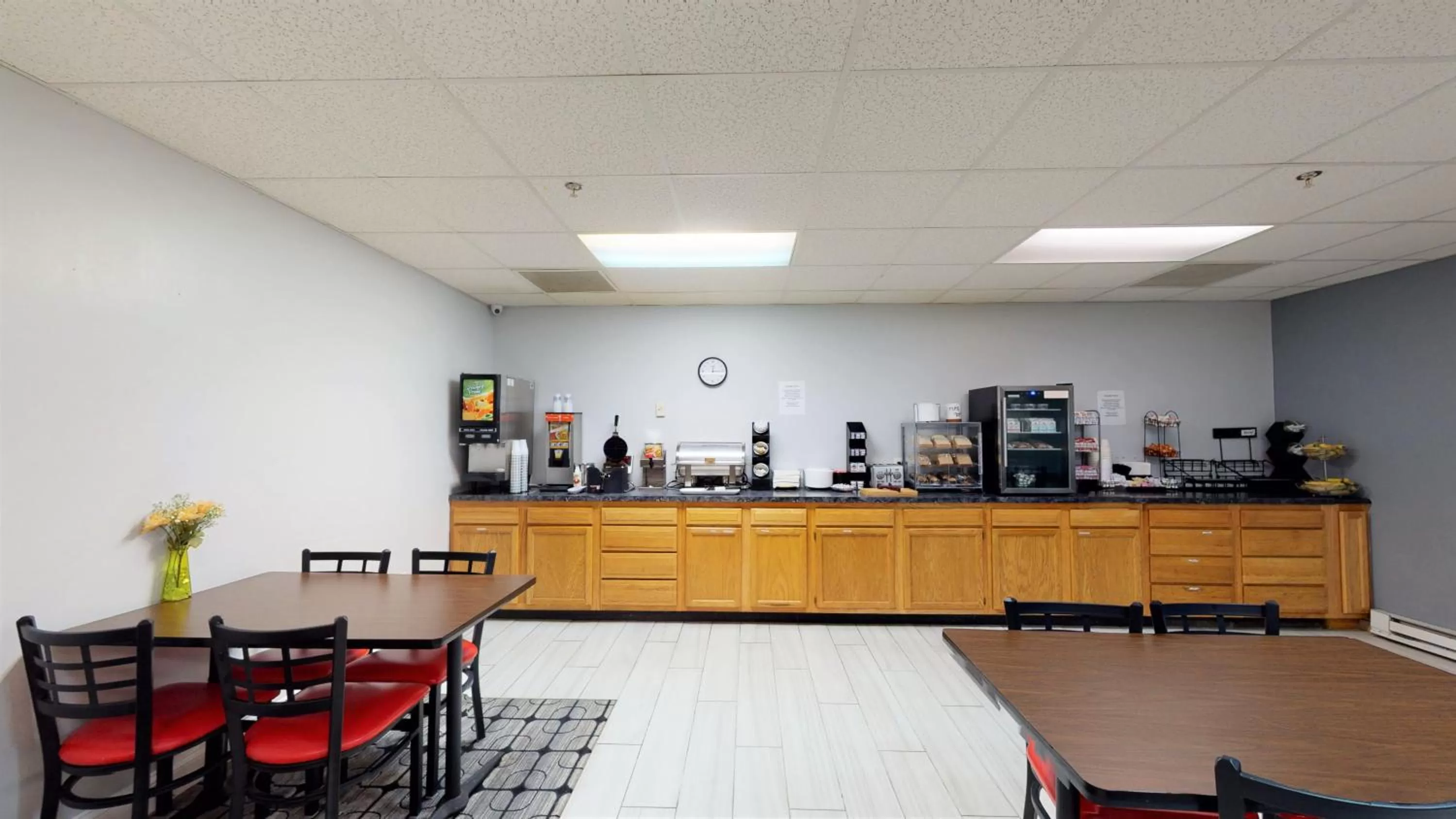 Breakfast in Ramada by Wyndham Strasburg - Shenandoah Valley