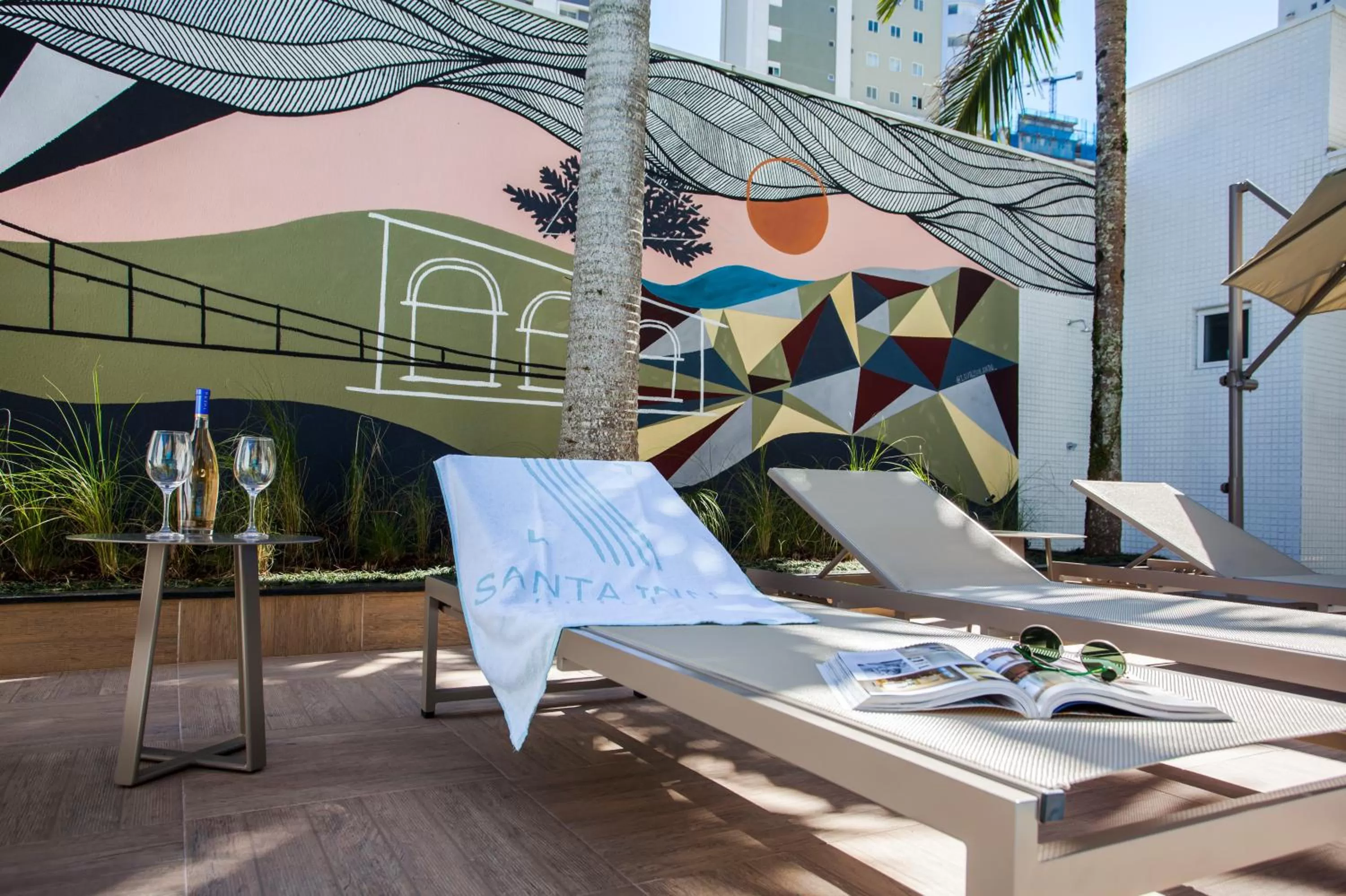 Decorative detail in Santa Inn Hotel