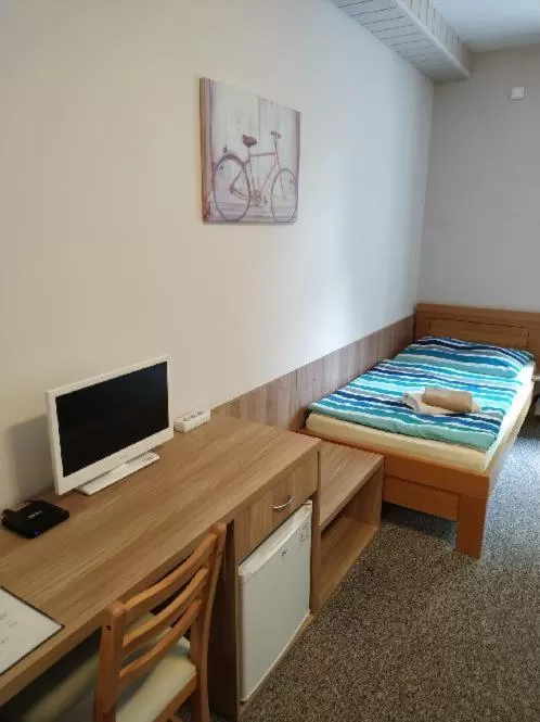 Photo of the whole room, Bed in Motel Vega