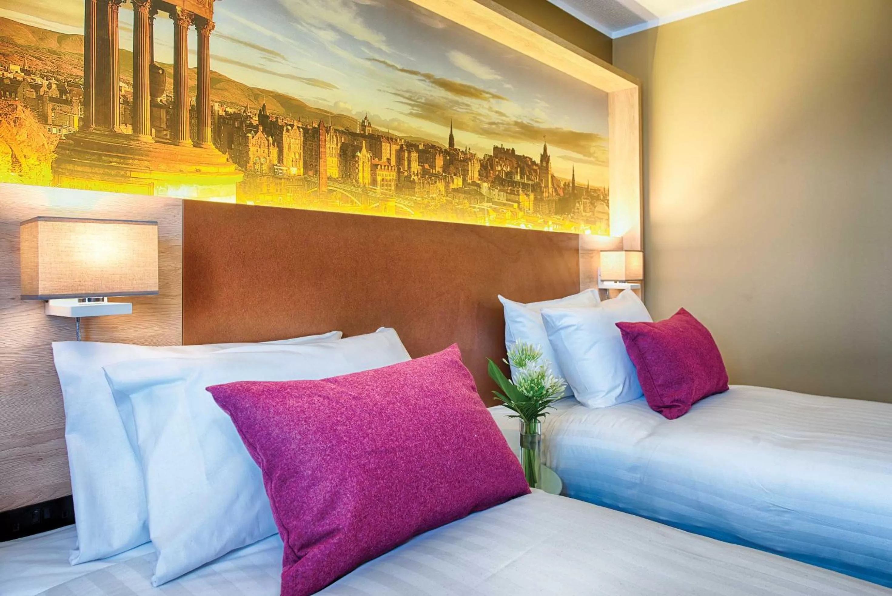 Bedroom, Bed in Leonardo Hotel Edinburgh Haymarket