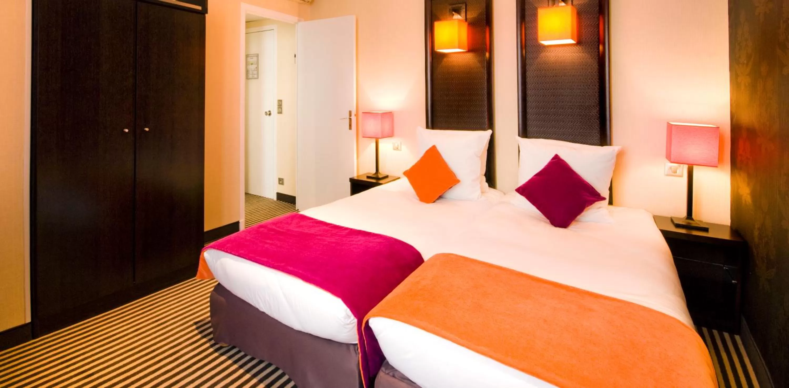 Bedroom, Bed in Hotel Pax Opera