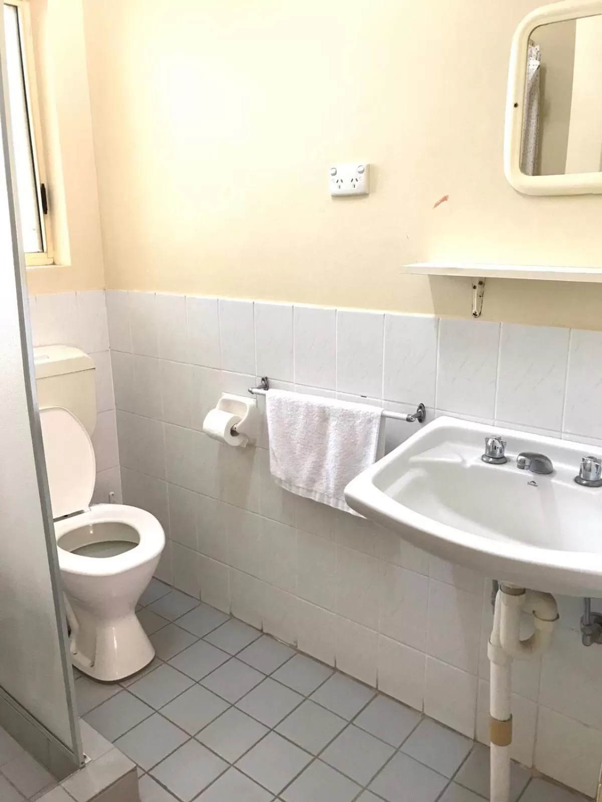 Bathroom in Angel's Rest Motel