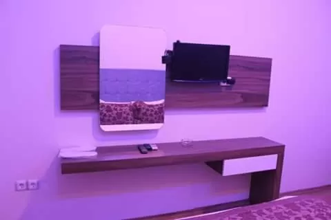 TV and multimedia in Antikhan Hotel