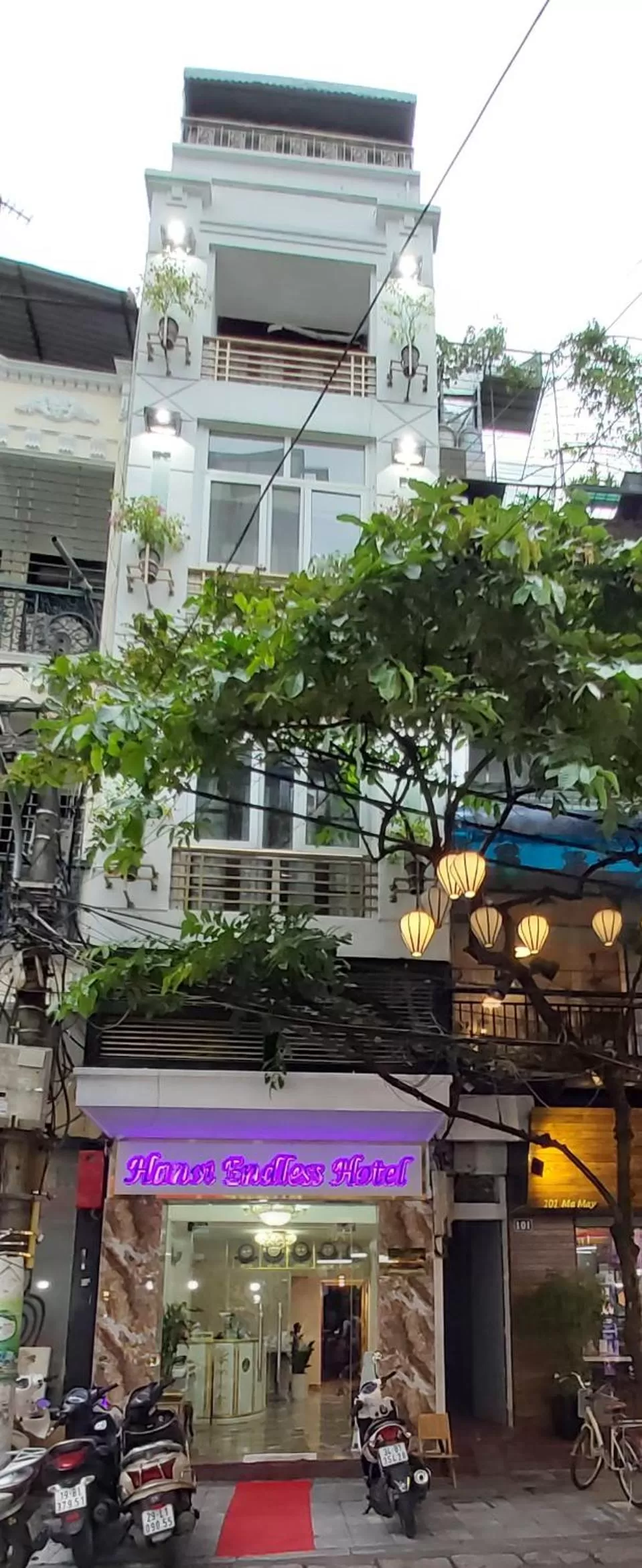 Property building in Hanoi Endless Hotel