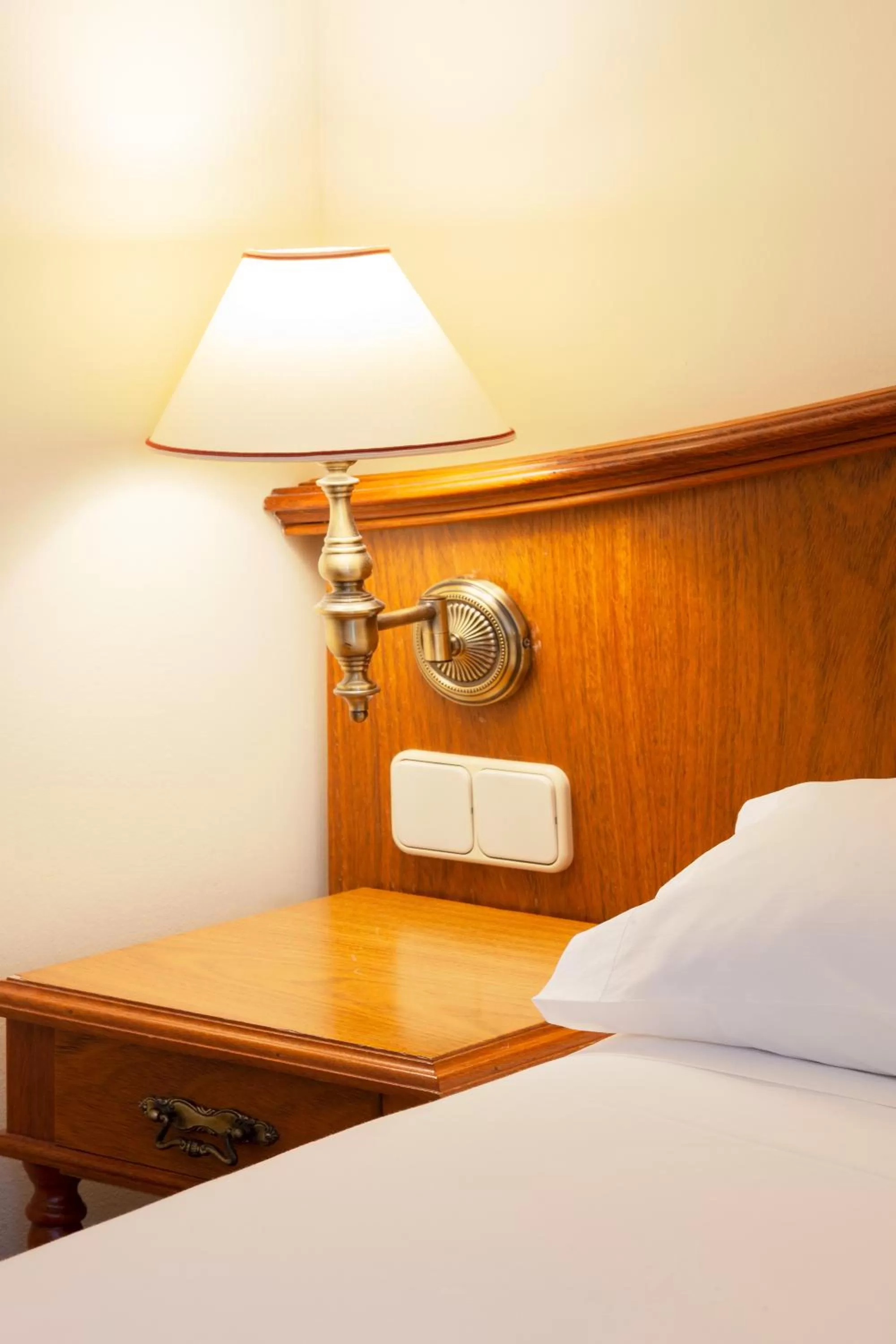 Bedroom, Bed in Hotel Hoyuela