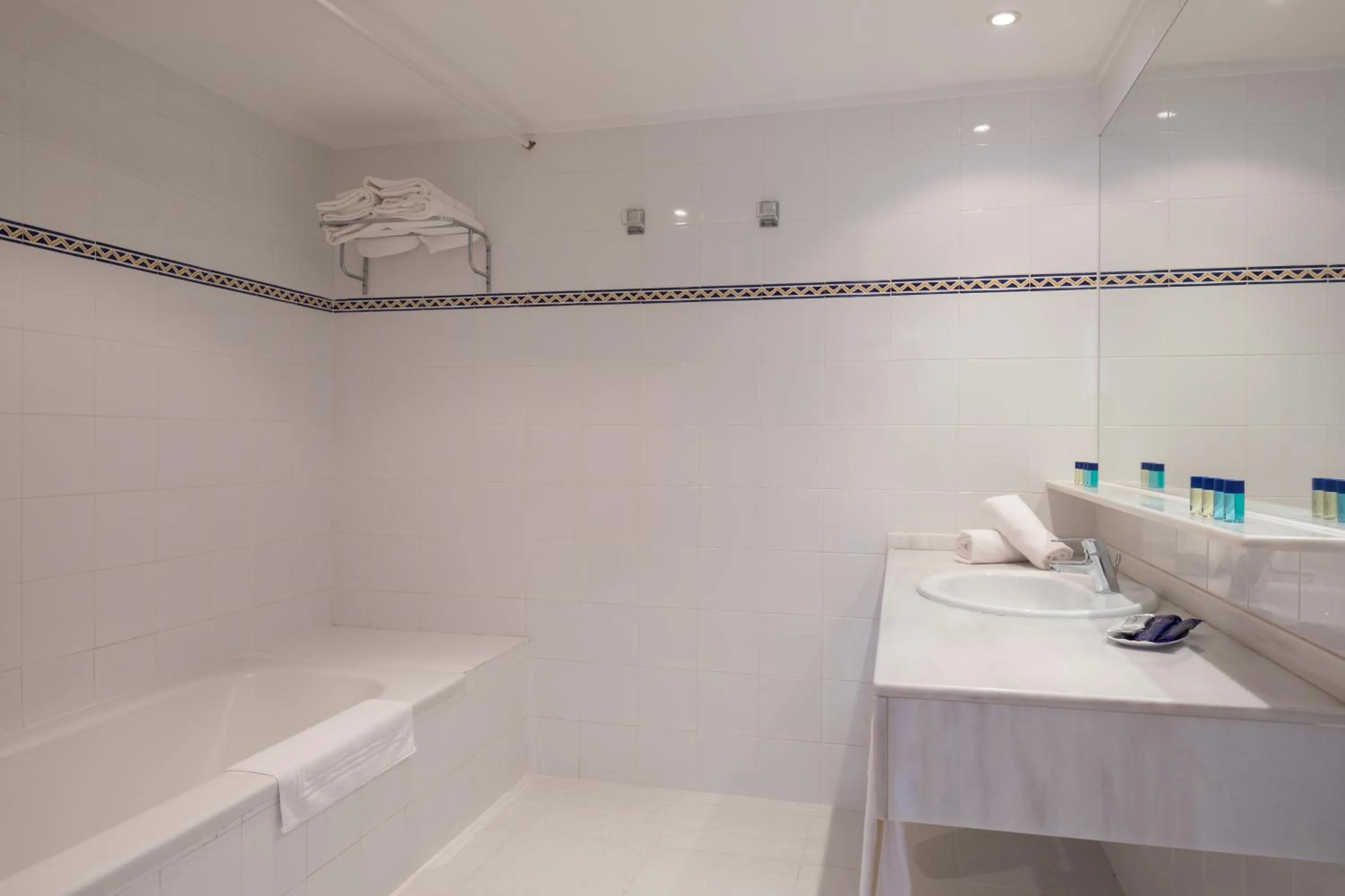 Standard Twin Room in htop Caleta Palace