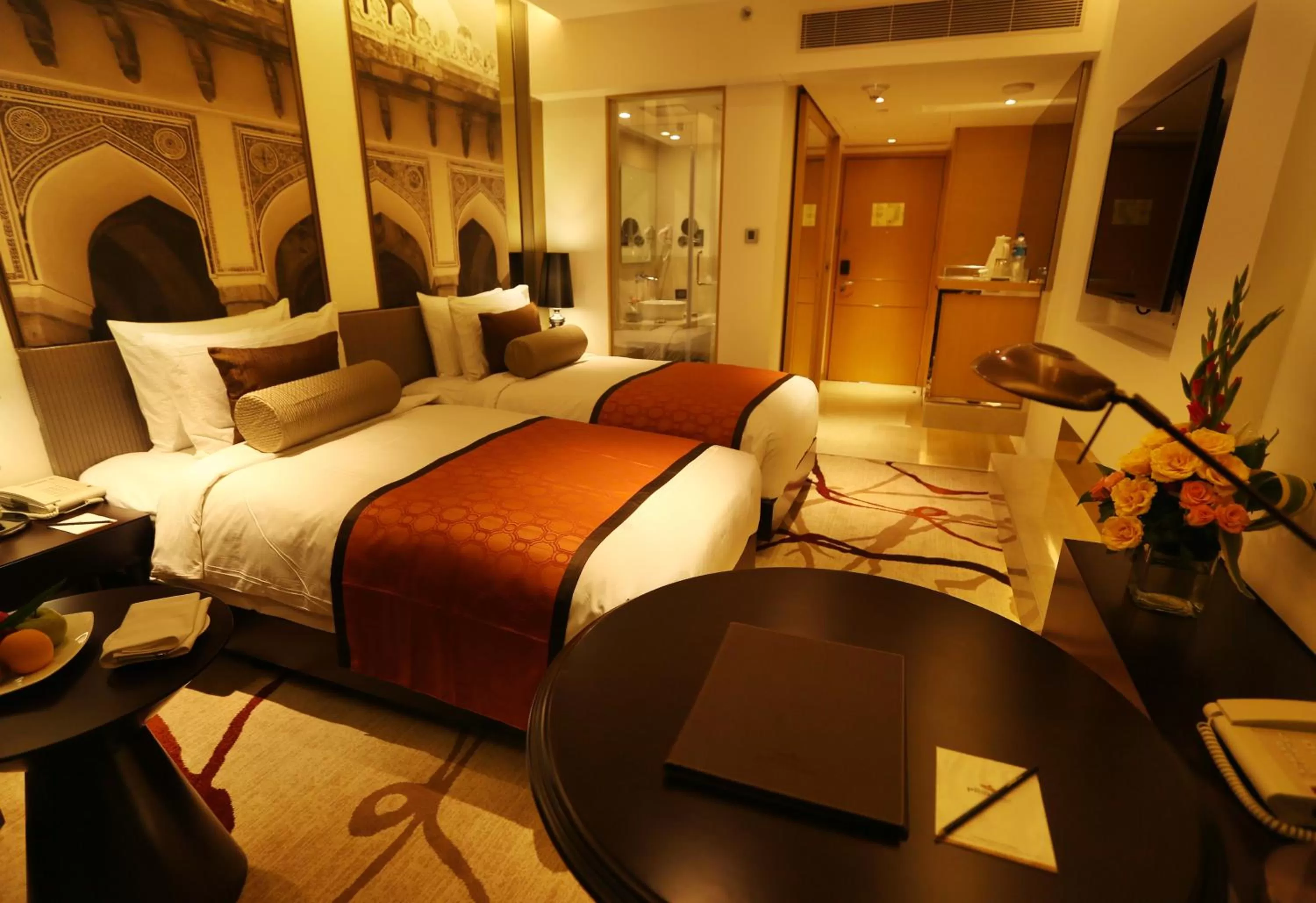 Coffee/tea facilities, Bed in Pride Plaza Hotel, Aerocity New Delhi