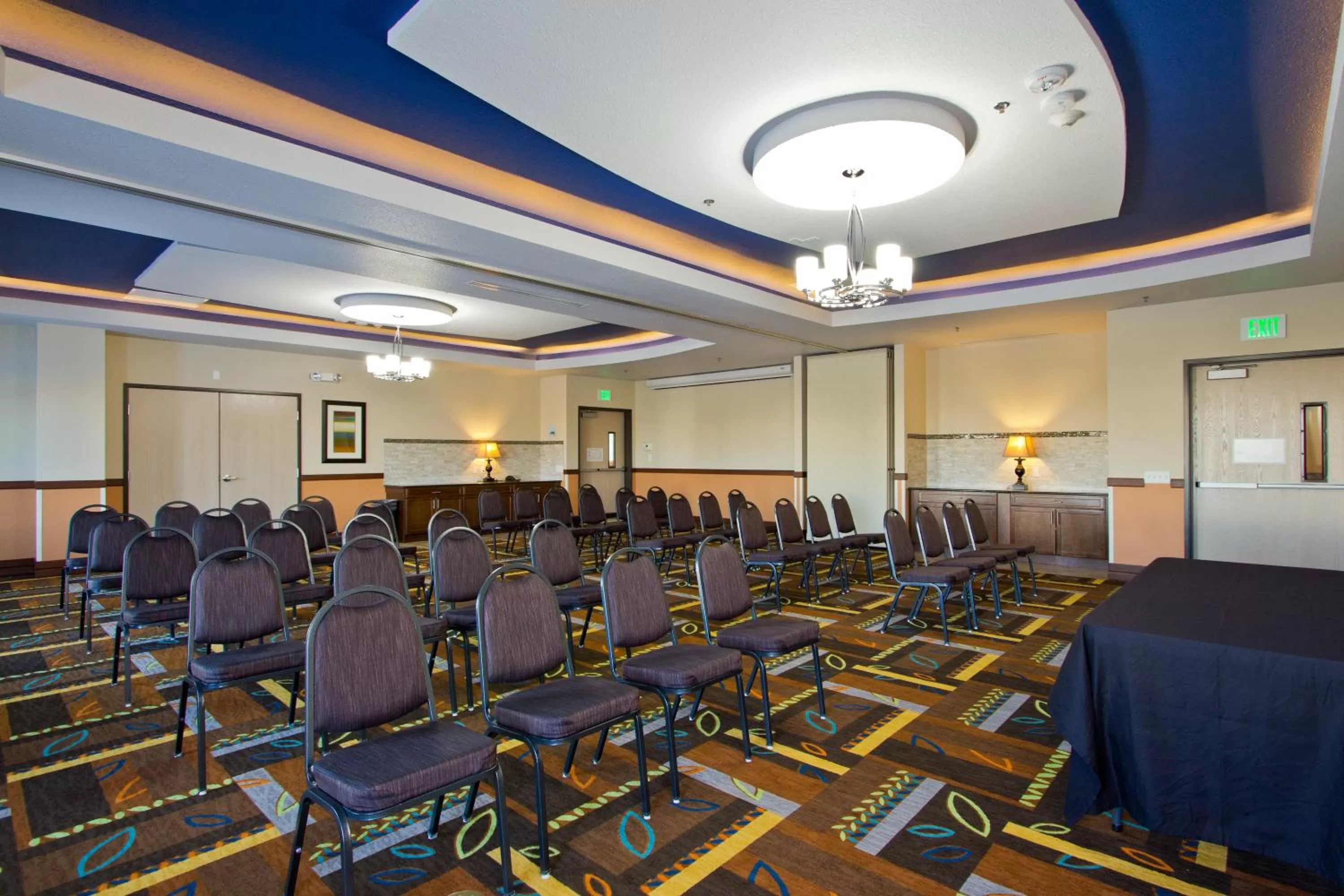 Meeting/conference room in Holiday Inn Express and Suites Denver East Peoria Street by IHG