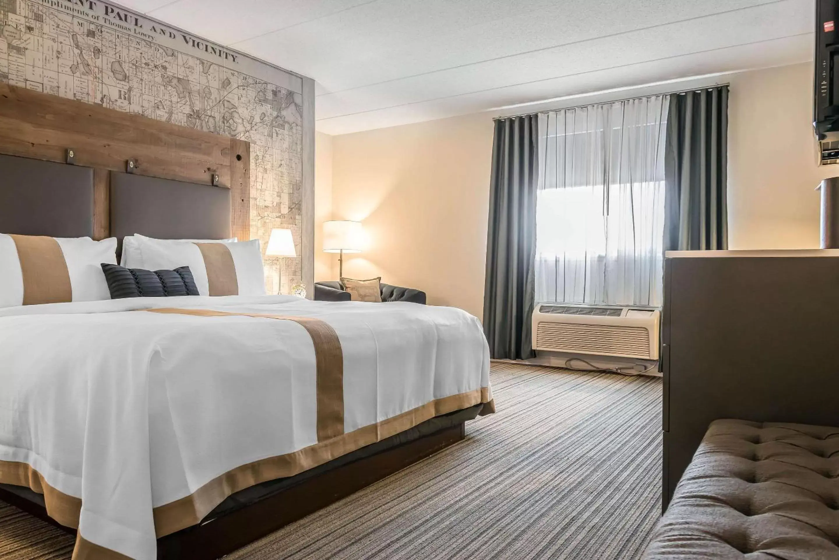 Queen Room with Two Queen Beds - Non-Smoking in enVision Hotel Saint Paul South Queen Room with Two Queen Beds - Non-Smoking in enVision Hotel Saint Paul South