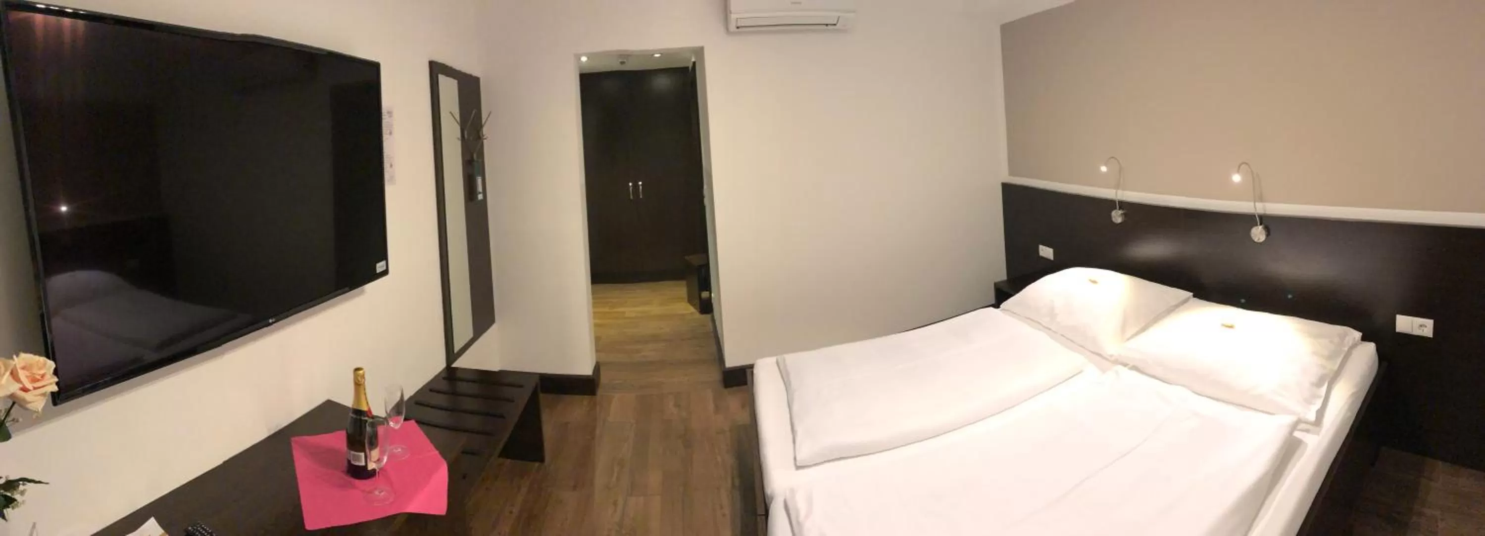 TV and multimedia, Bed in Hotel König