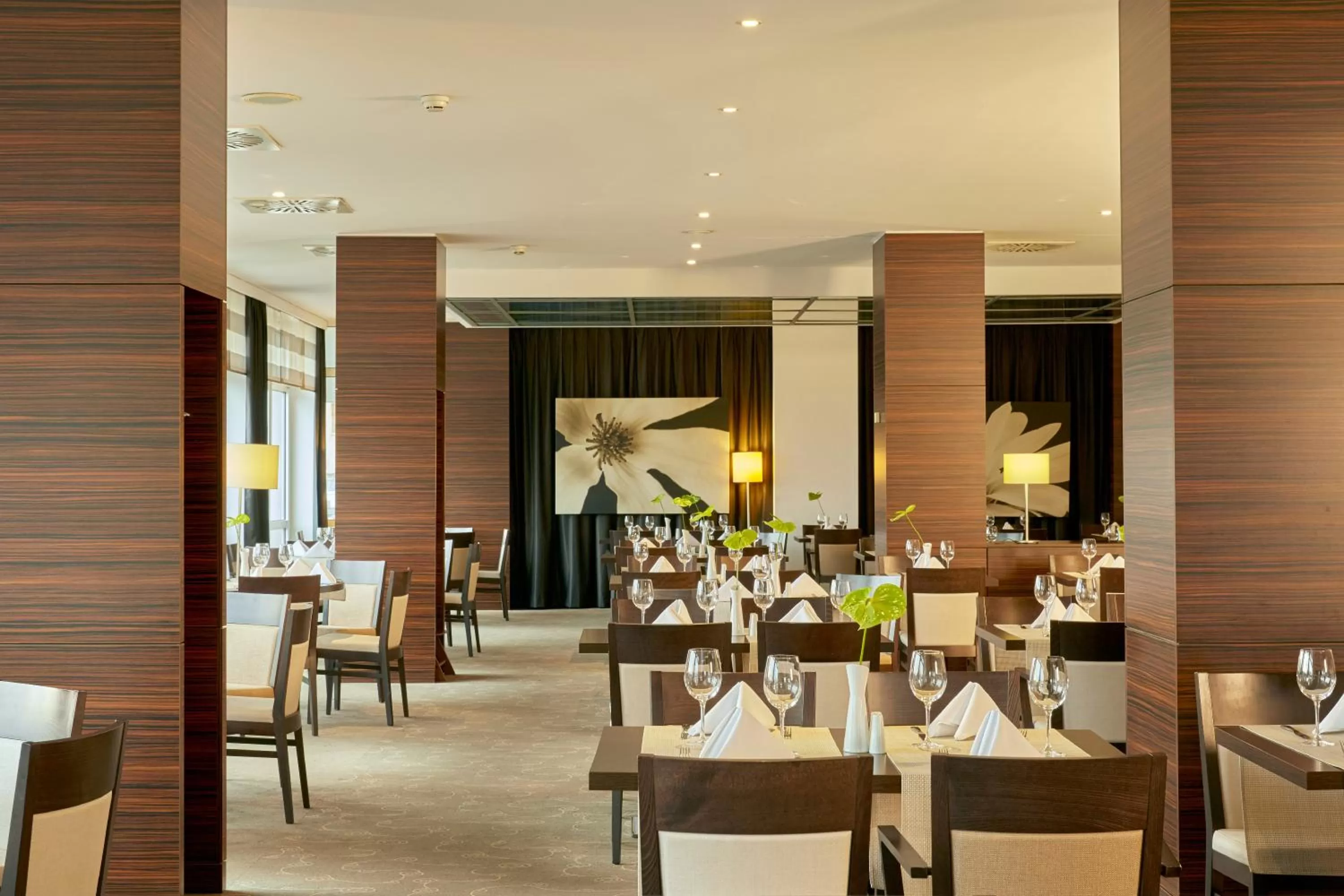 Restaurant/places to eat in H+ Hotel Leipzig-Halle