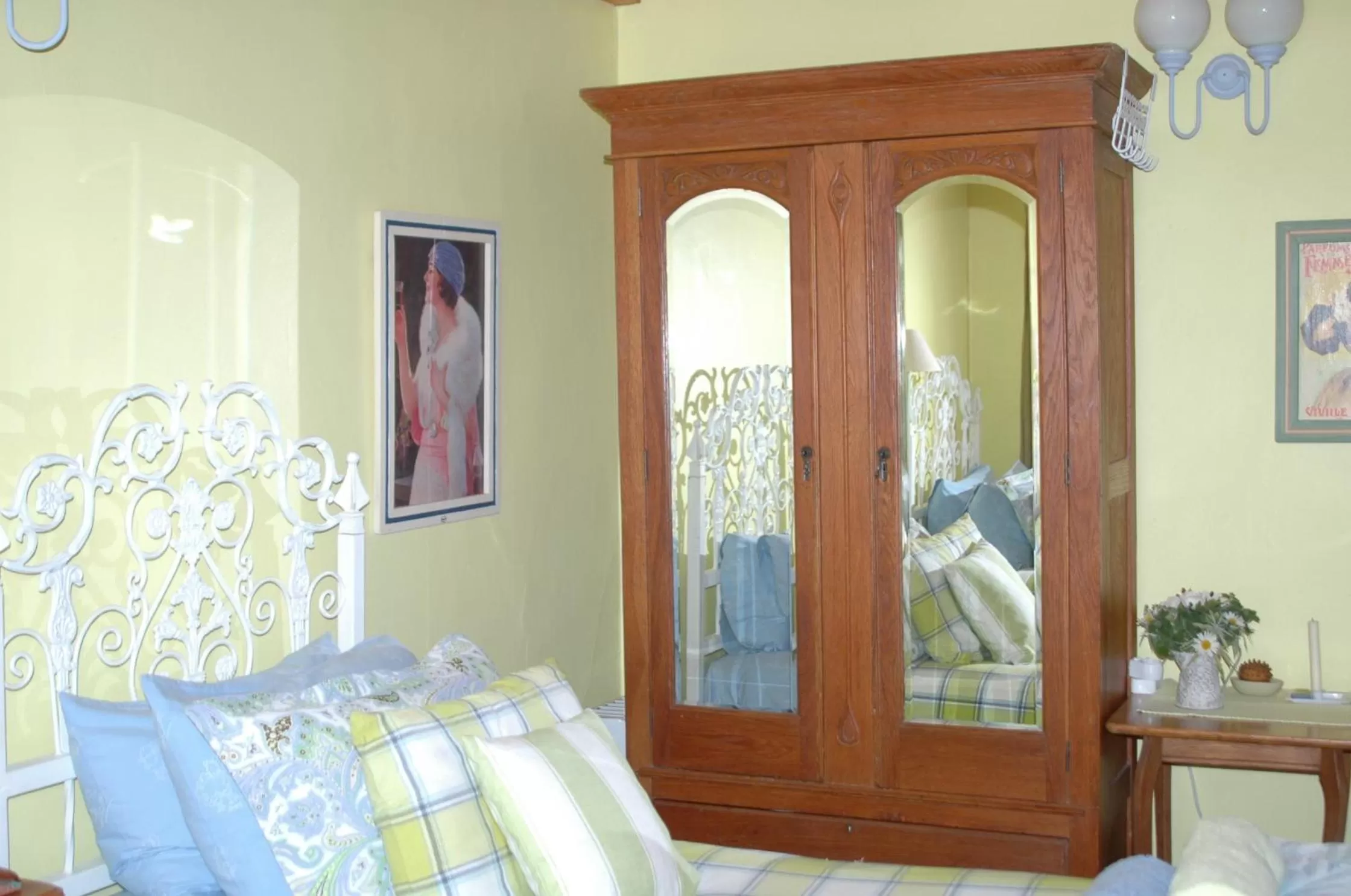 Decorative detail, Room Photo in La Motte B&B